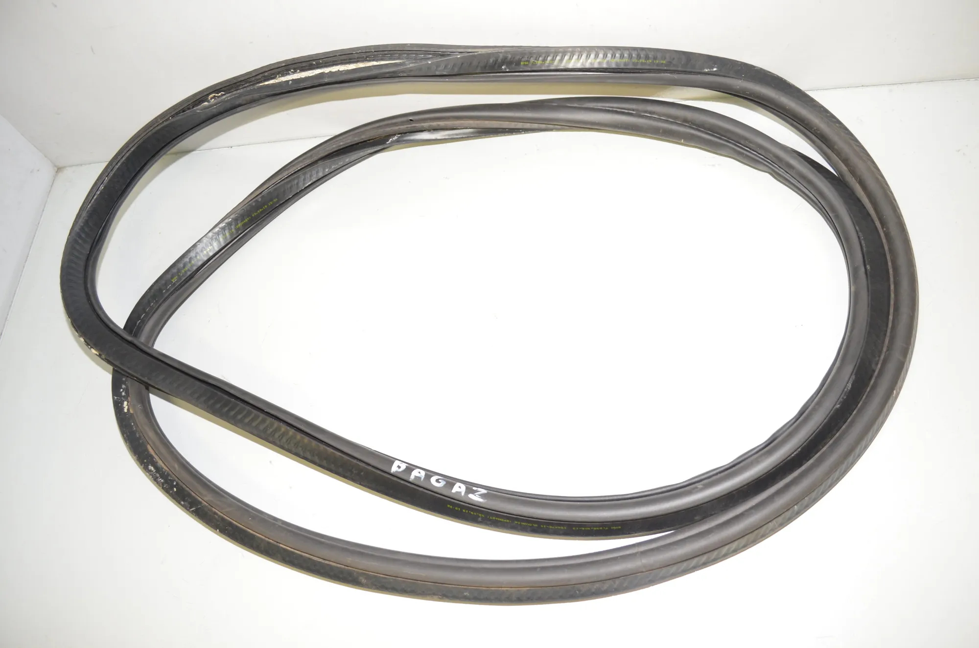 Tailgate Rubber Seal – OEM 7439016 · BMW i3 (I01) Electric 2019