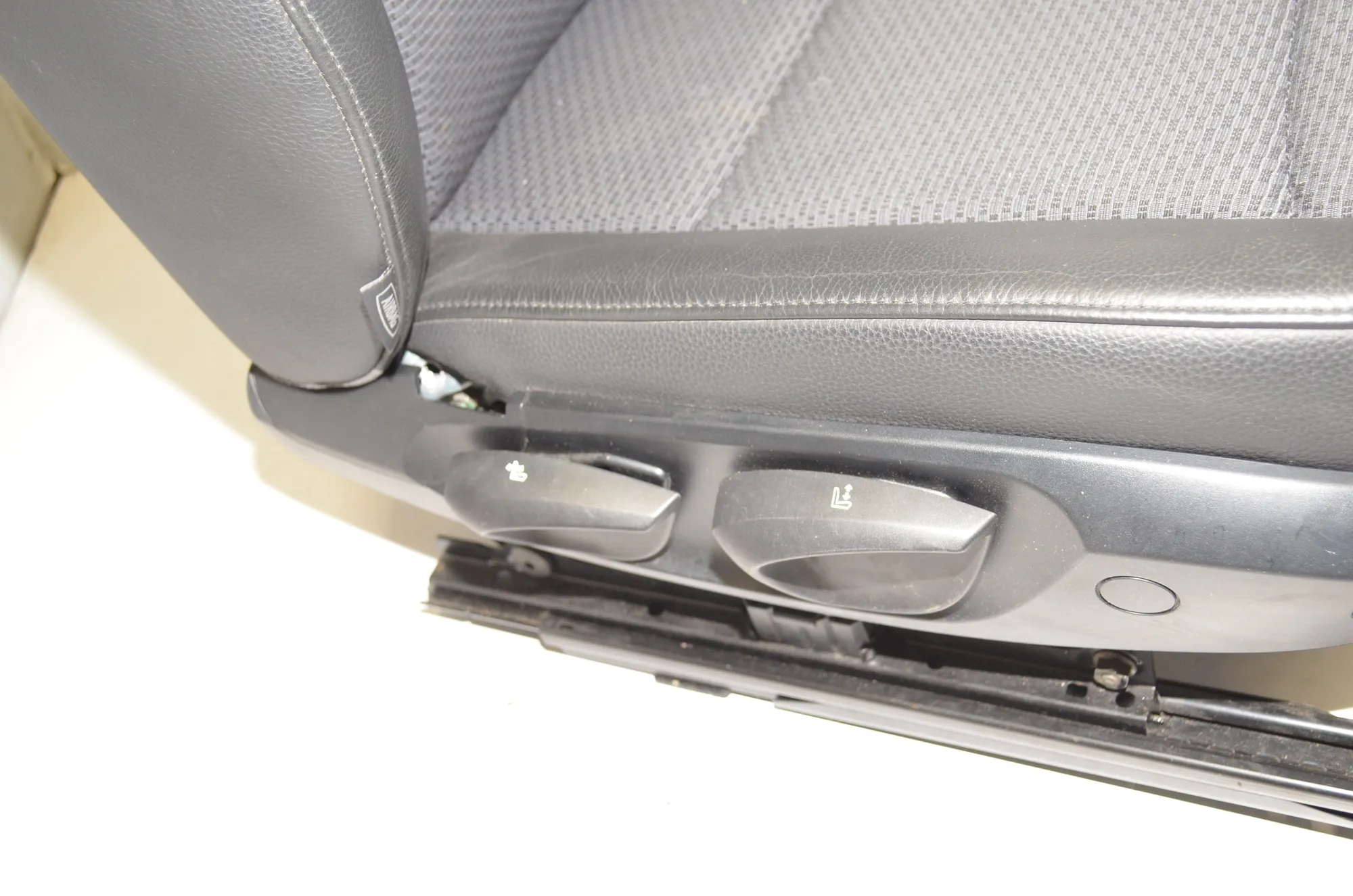 Front Left Seat · BMW 3 Touring (E91) 330 d 2010 – 8
