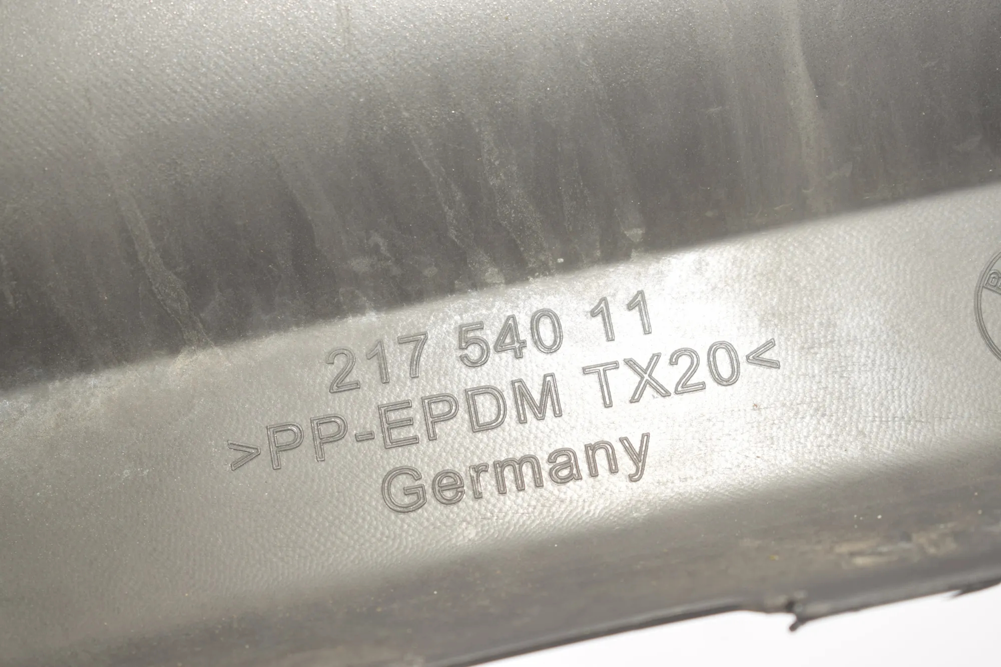 Rear Bumper Lower Diffuser – OEM 21754011 · BMW 5 (G30) (2016 - -) M 550 d xDrive 2017 – 4