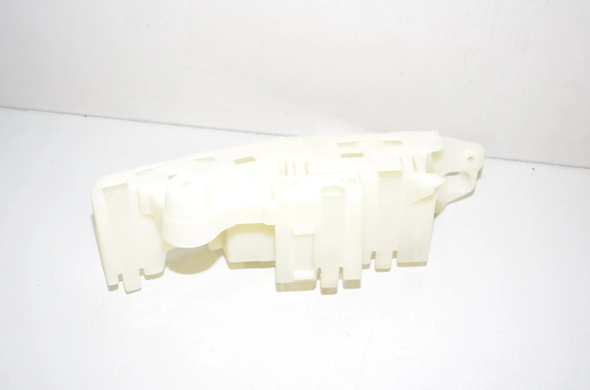 Bracket – OEM 9357552 · BMW 5 (G30) (2016 - -) M 550 d xDrive 2017 – 3