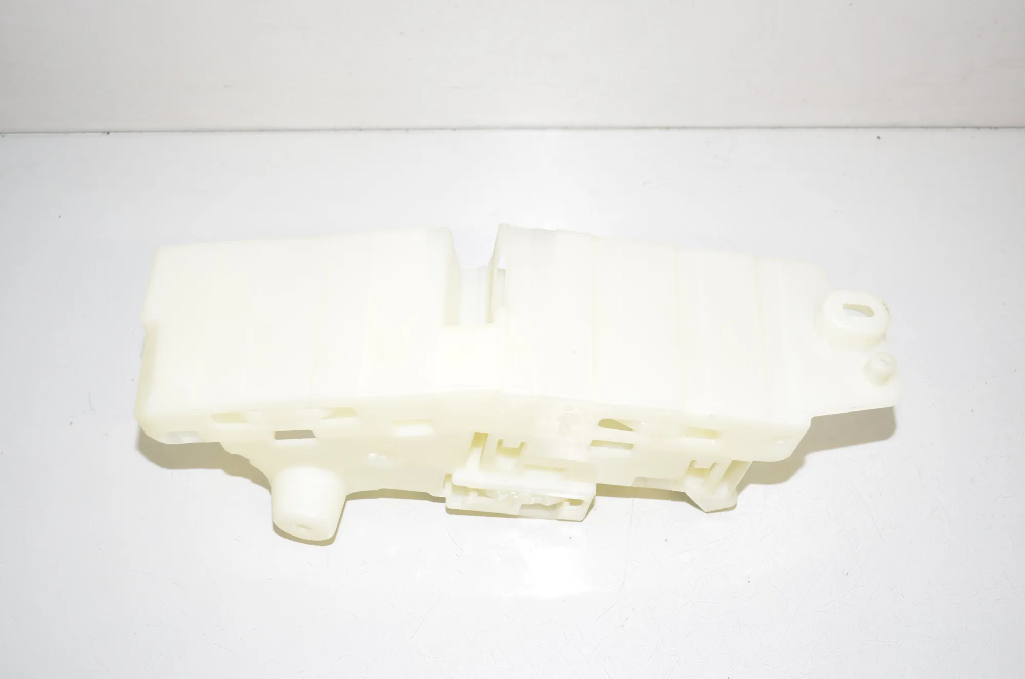 Bracket – OEM 9357552 · BMW 5 (G30) (2016 - -) M 550 d xDrive 2017 – 2
