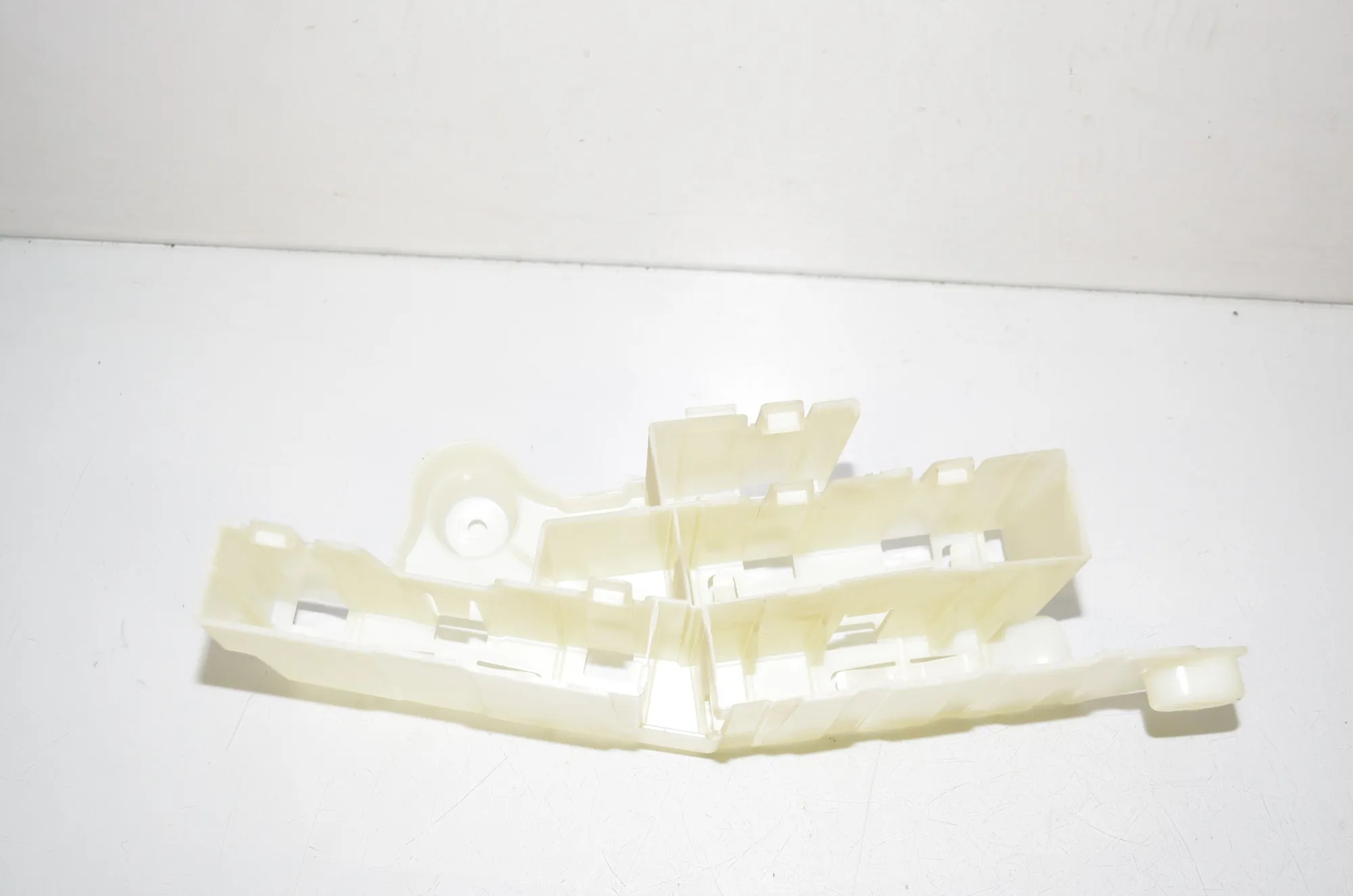 Bracket – OEM 9357552 · BMW 5 (G30) (2016 - -) M 550 d xDrive 2017