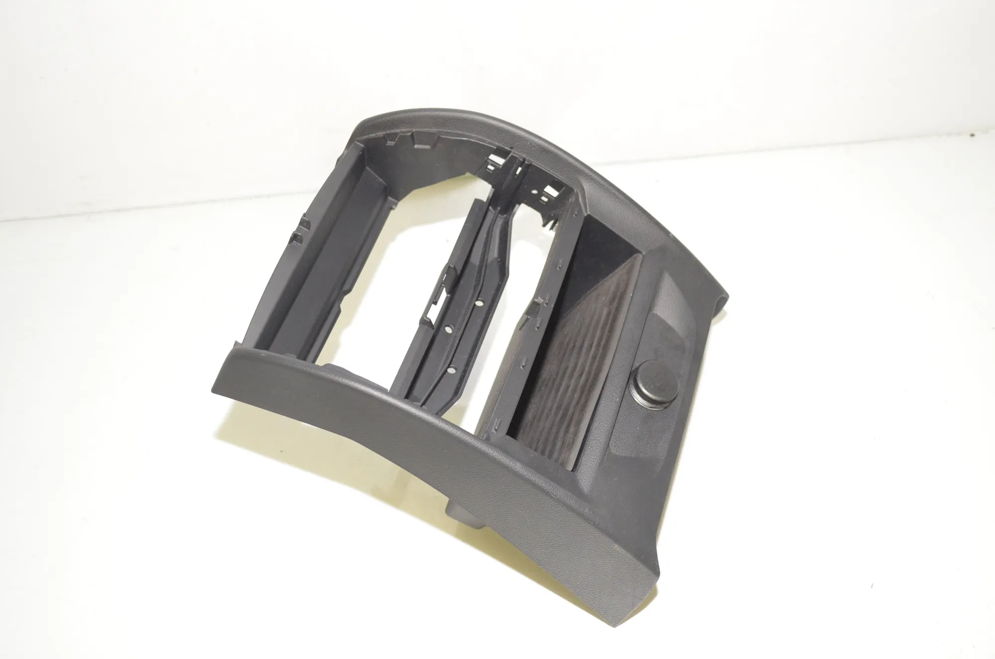 Center Console Trim – OEM 9330681 · BMW 5 (G30) (2016 - -) M 550 d xDrive 2017 – 2