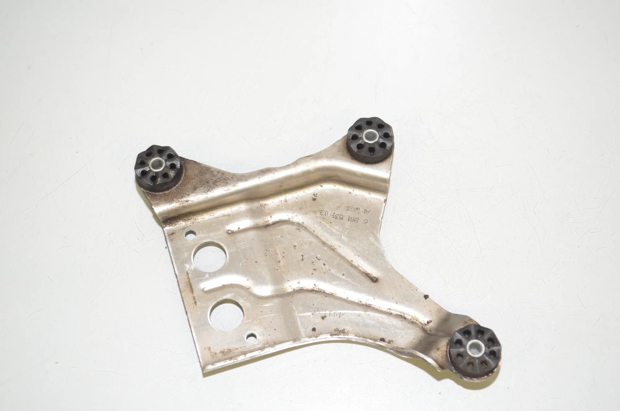 Bracket – OEM 6861631 · BMW 5 (G30) (2016 - -) M 550 d xDrive 2017 – 2