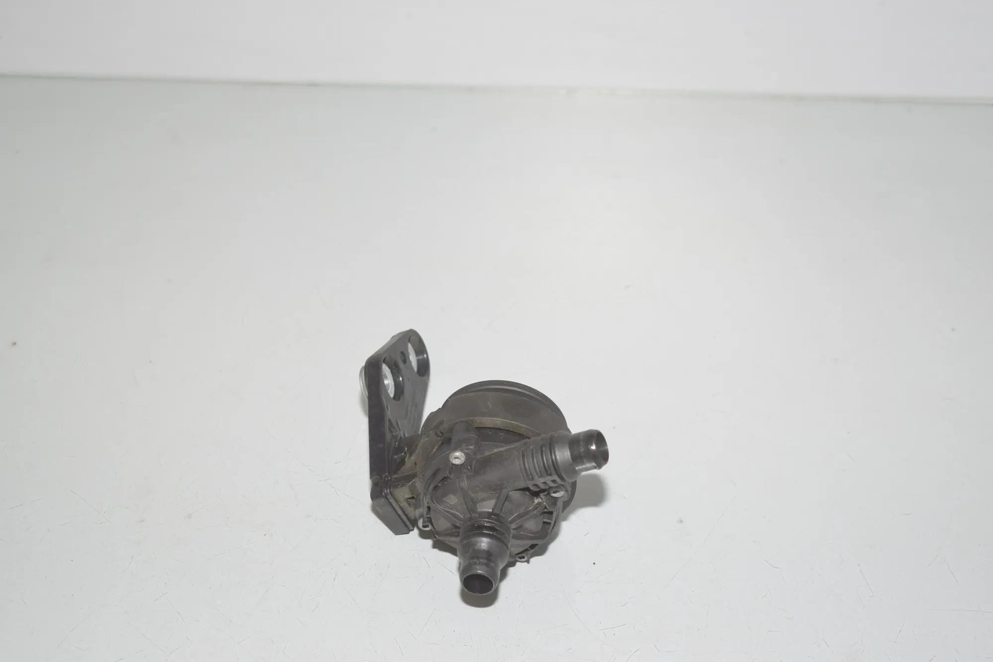 Auxiliary Water Pump – OEM 8474820 · BMW 5 Touring (G31) (2017 - -) 520 d 2021 – 2
