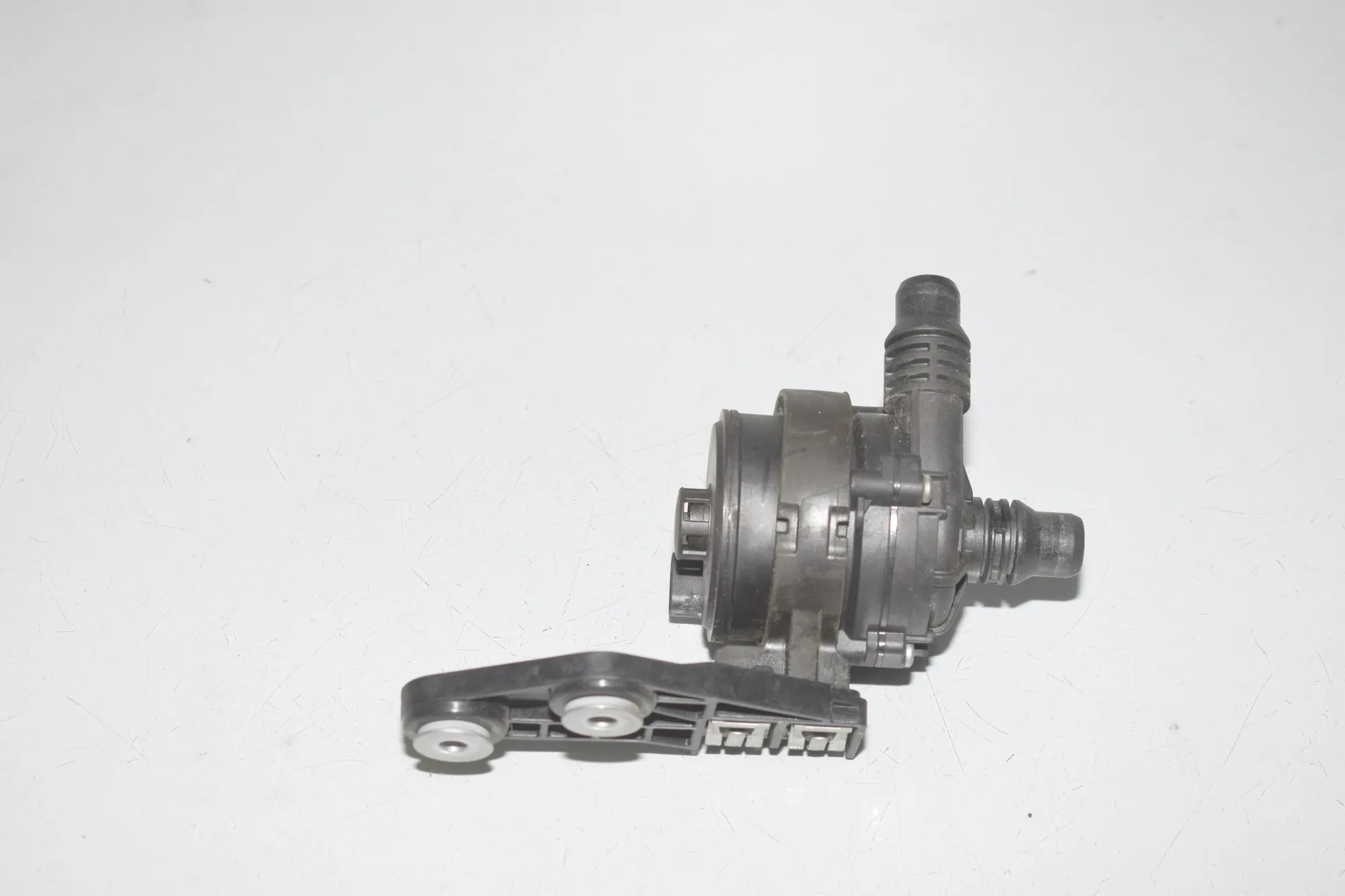 Auxiliary Water Pump – OEM 8474820 · BMW 5 Touring (G31) (2017 - -) 520 d 2021