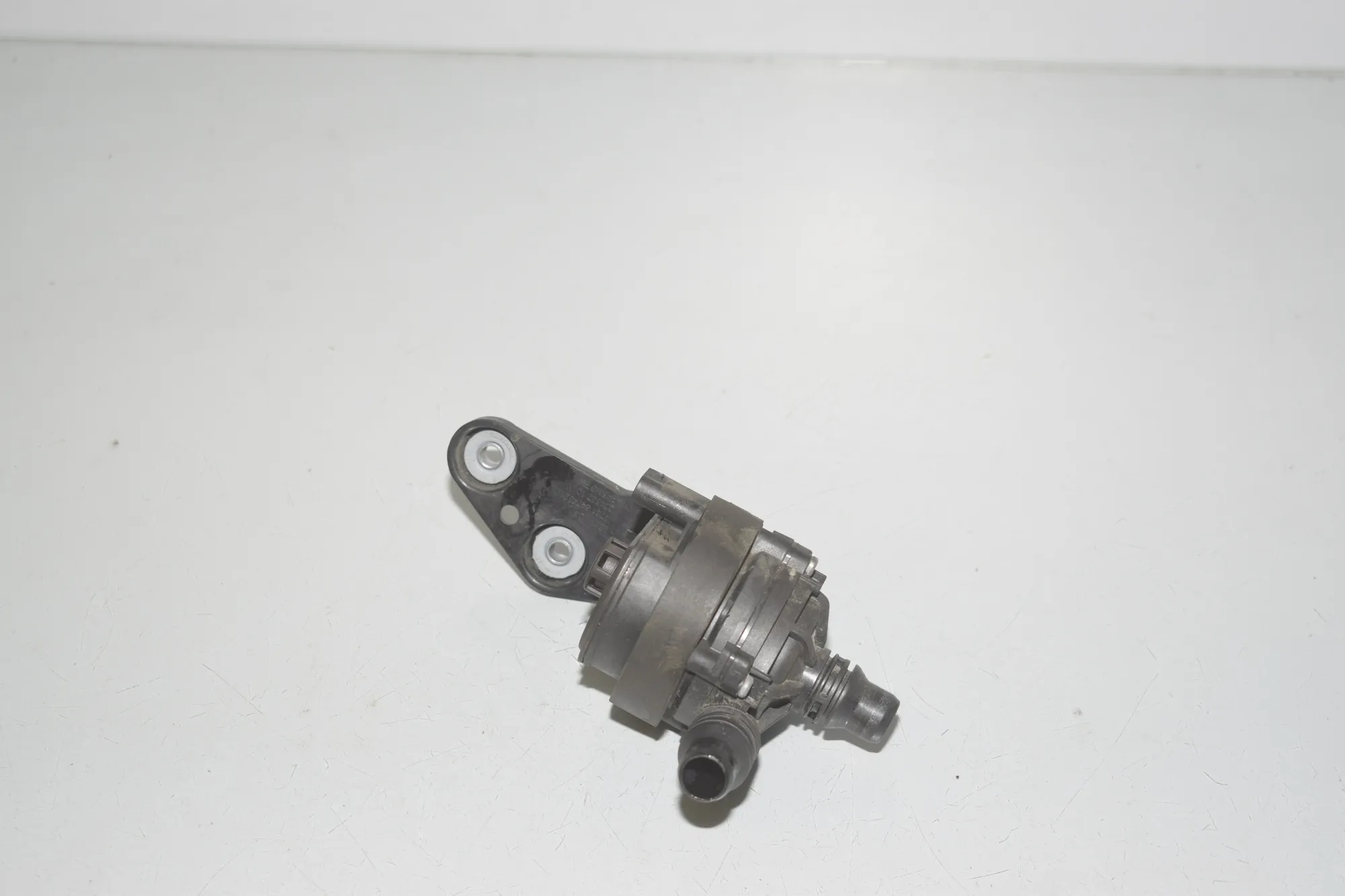 Auxiliary Water Pump – OEM 8474820 · BMW 5 Touring (G31) (2017 - -) 520 d 2021 – 3