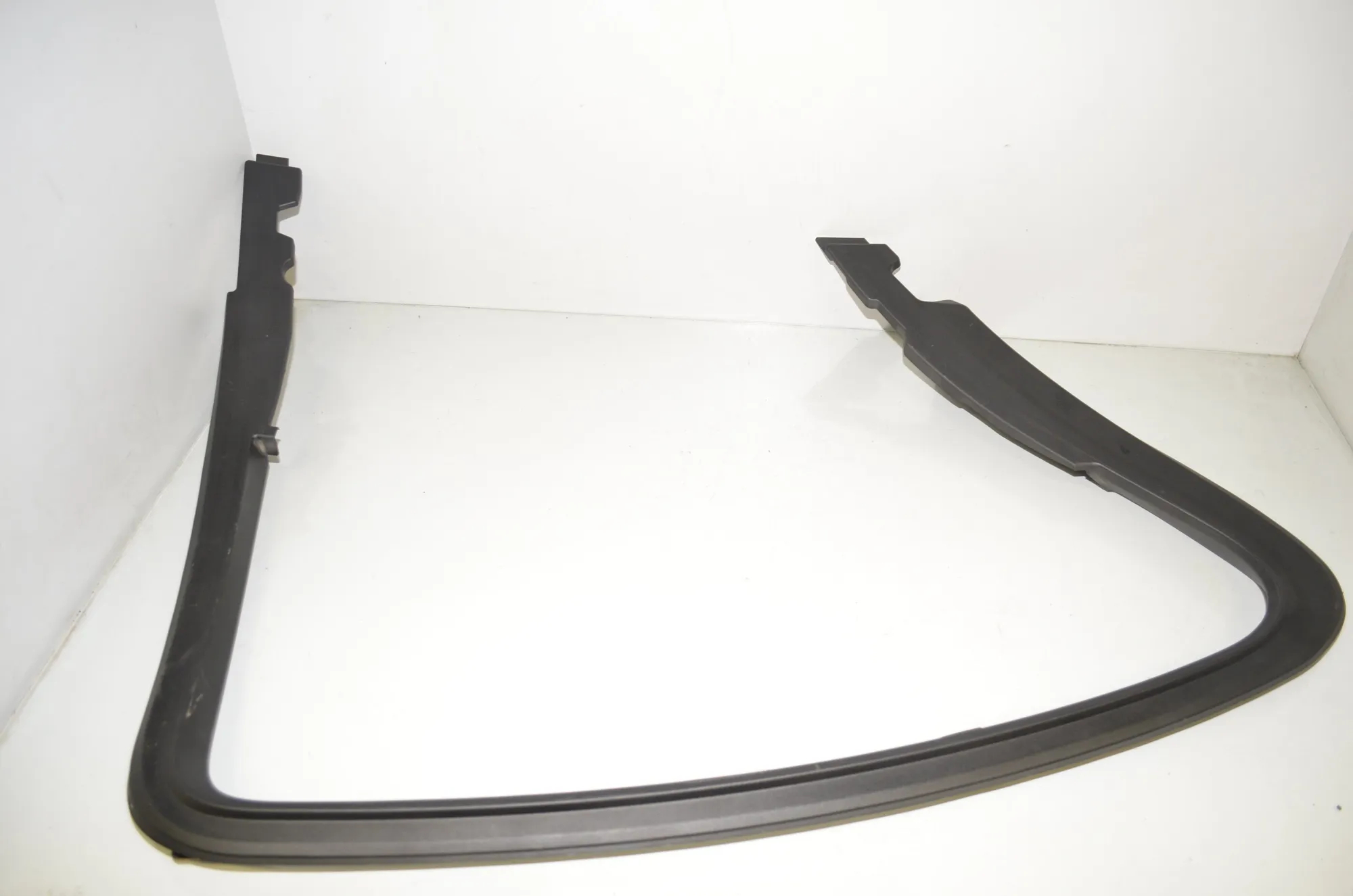 Rear Left Door Panel Trim – OEM 7384927 · BMW 5 (G30) (2016 - -) M 550 d xDrive 2017 – 2