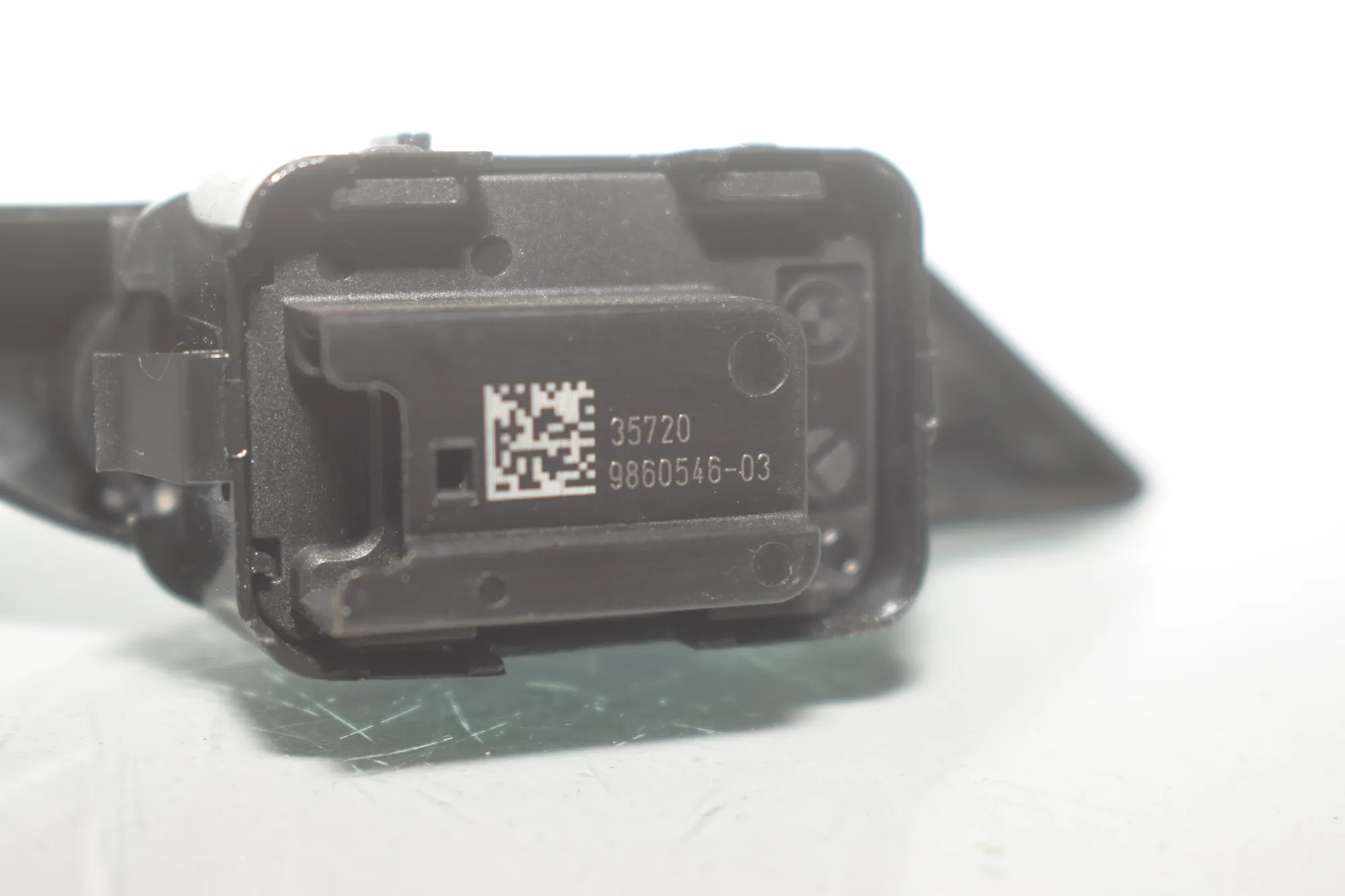 Door unlock/lock buttons – OEM 9860546 · BMW 5 Touring (G31) (2017 - -) 520 d 2021 – 6