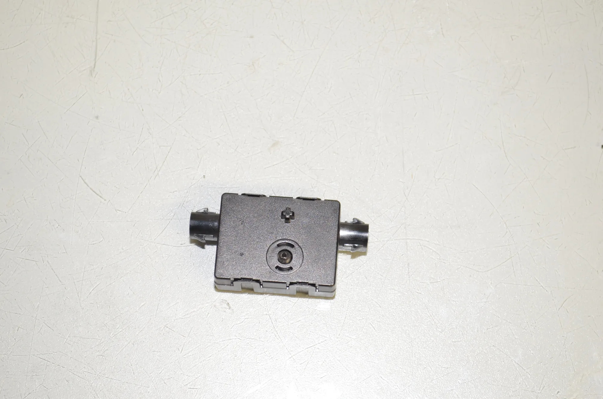 Antenna – OEM 9325724 · BMW 5 (G30) (2016 - -) M 550 d xDrive 2017 – 2