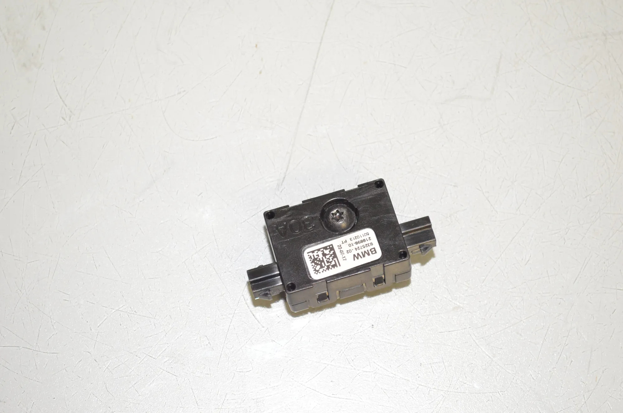 Antenna – OEM 9325724 · BMW 5 (G30) (2016 - -) M 550 d xDrive 2017 – 3