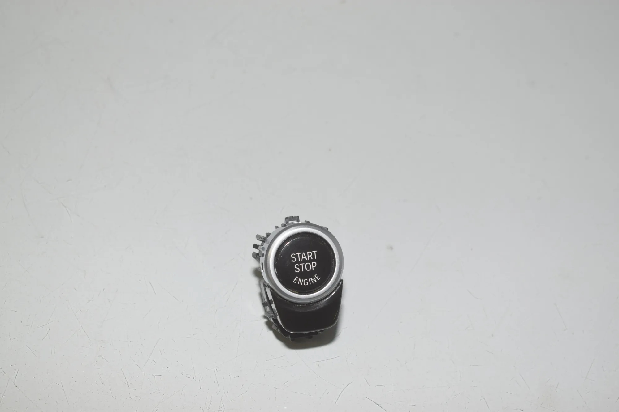 Ignition Start Button – OEM 7948012 · BMW 5 Touring (G31) (2017 - -) 520 d 2021 – 2