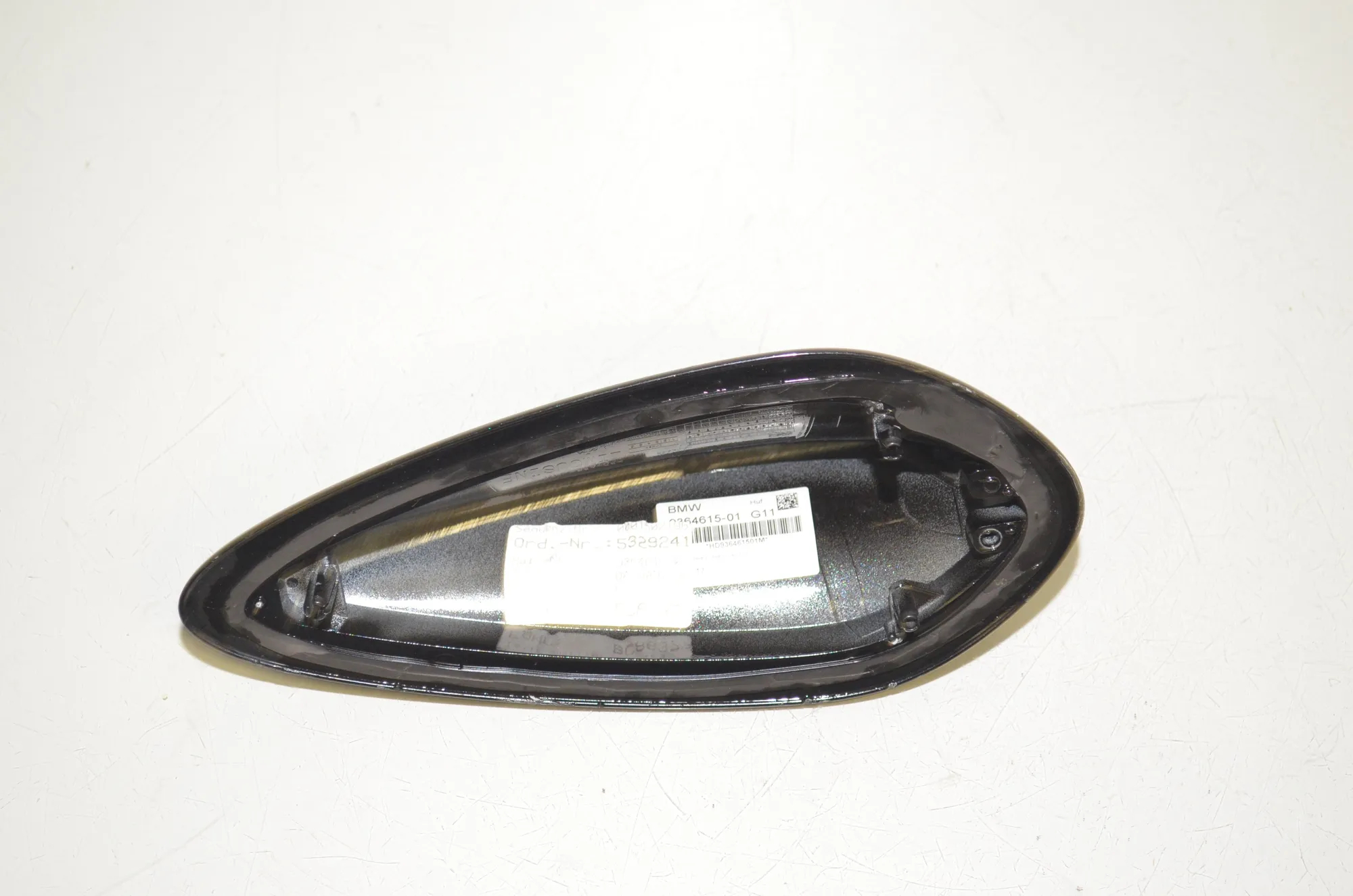 Antenna Trim – OEM 9364615 · BMW 5 (G30) (2016 - -) M 550 d xDrive 2017 – 4