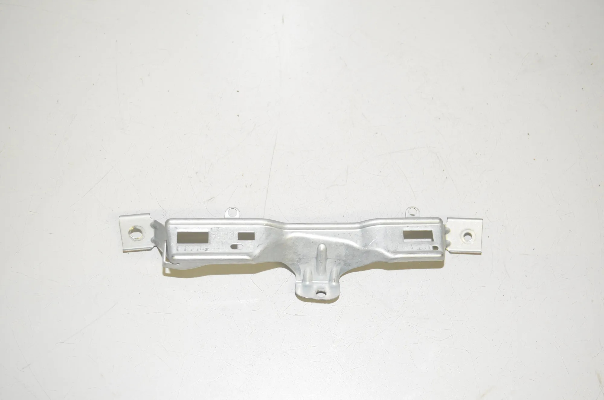 Bracket – OEM 7384558 · BMW 5 (G30) (2016 - -) M 550 d xDrive 2017 – 2