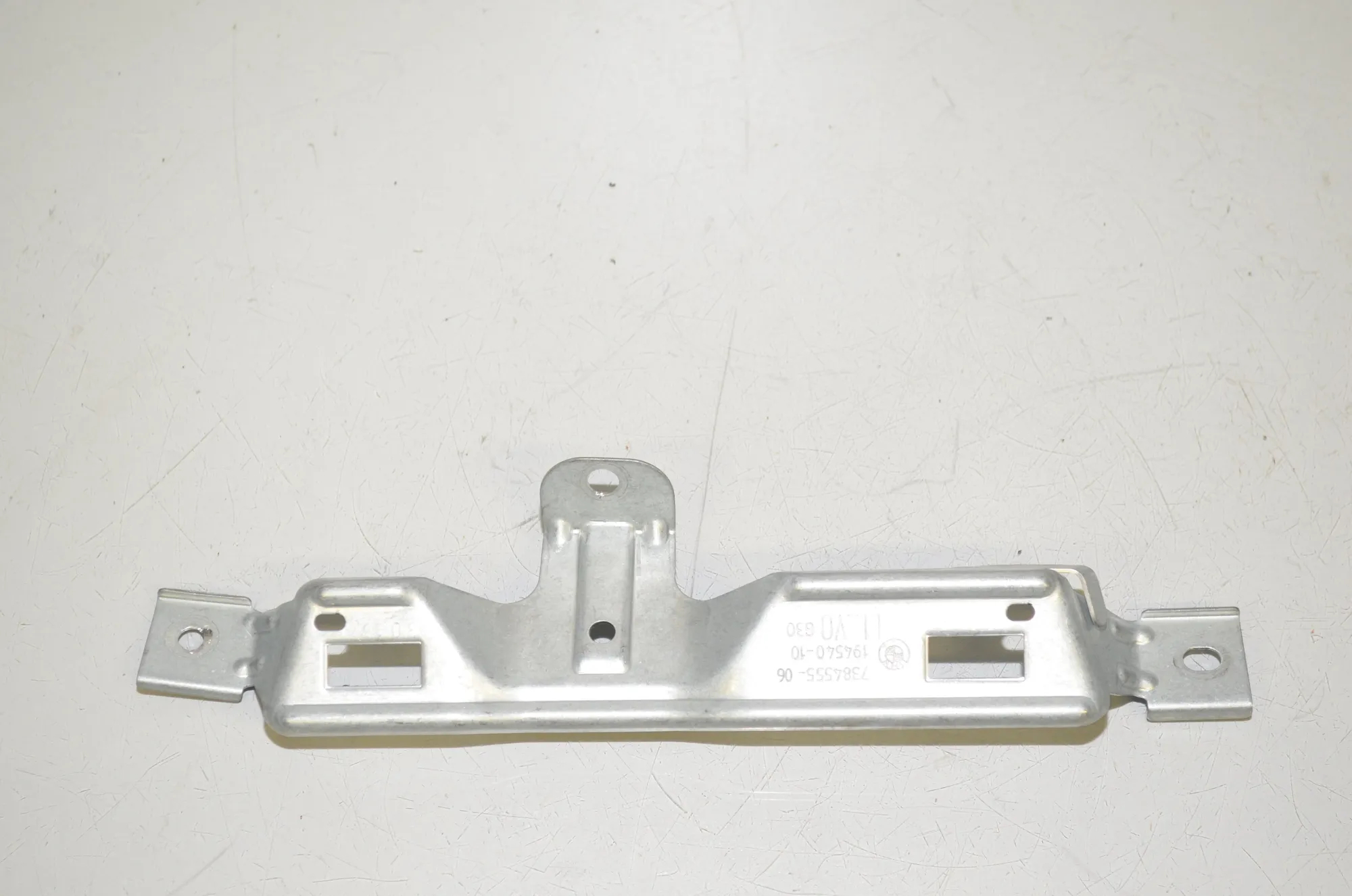 Bracket – OEM 7384555 · BMW 5 (G30) (2016 - -) M 550 d xDrive 2017