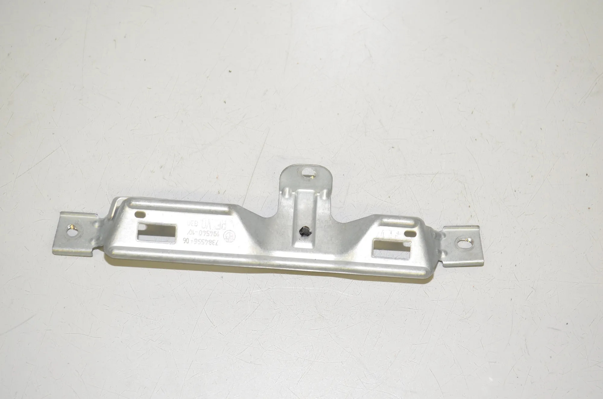 Bracket – OEM 7384556 · BMW 5 (G30) (2016 - -) M 550 d xDrive 2017 – 2