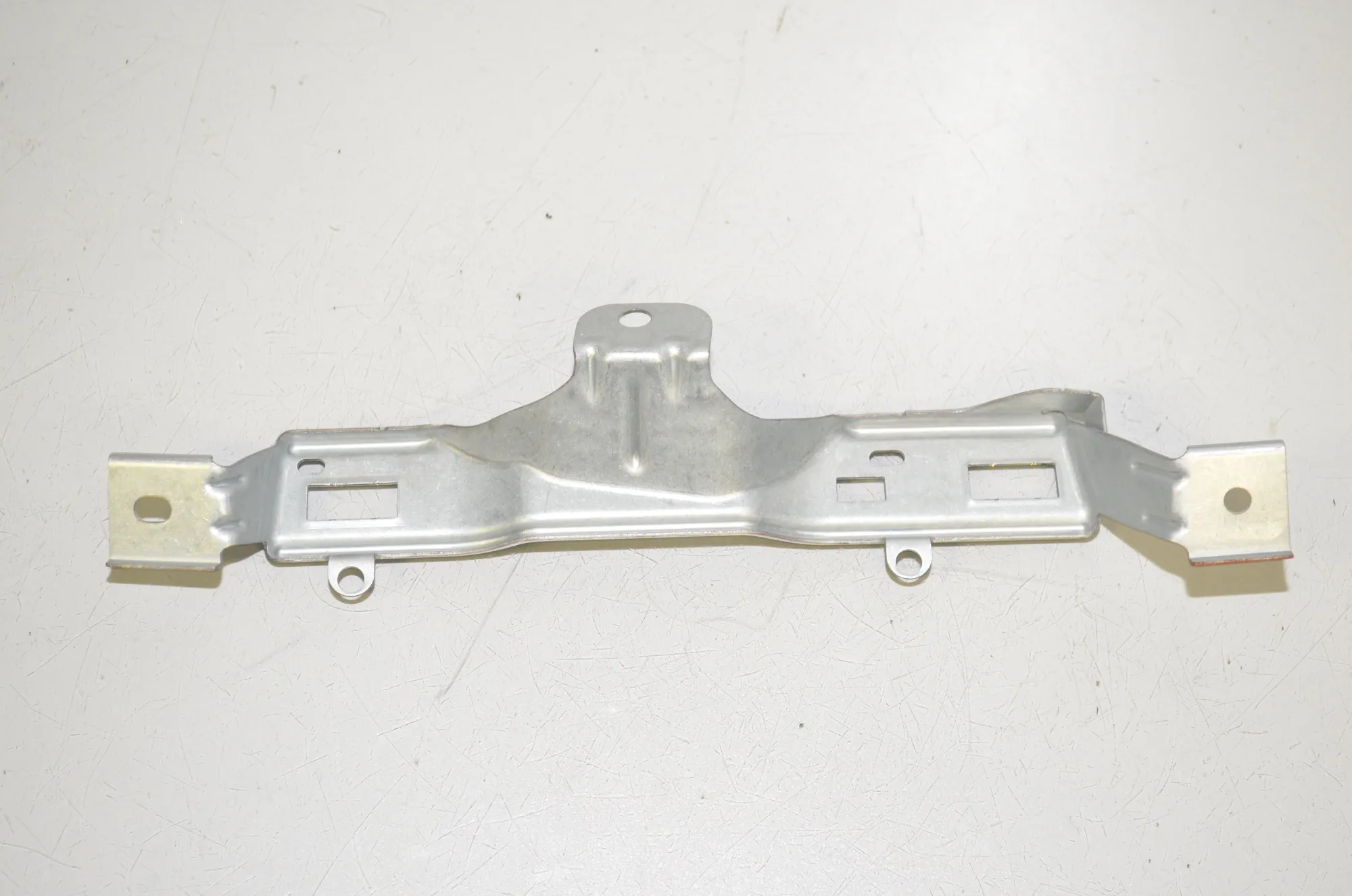 Bracket – OEM 7384557 · BMW 5 (G30) (2016 - -) M 550 d xDrive 2017 – 4