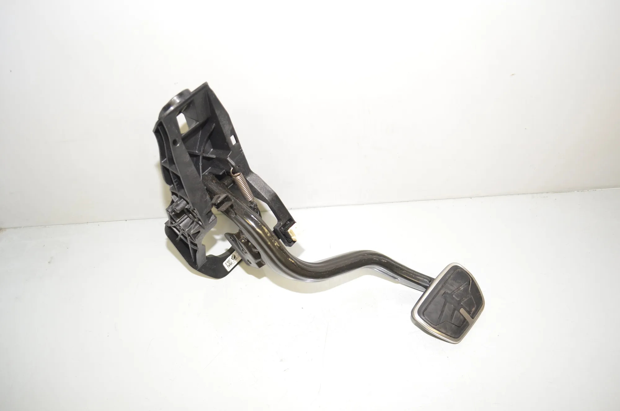 Brake Pedal – OEM 6866485 · BMW 5 (G30) (2016 - -) M 550 d xDrive 2017