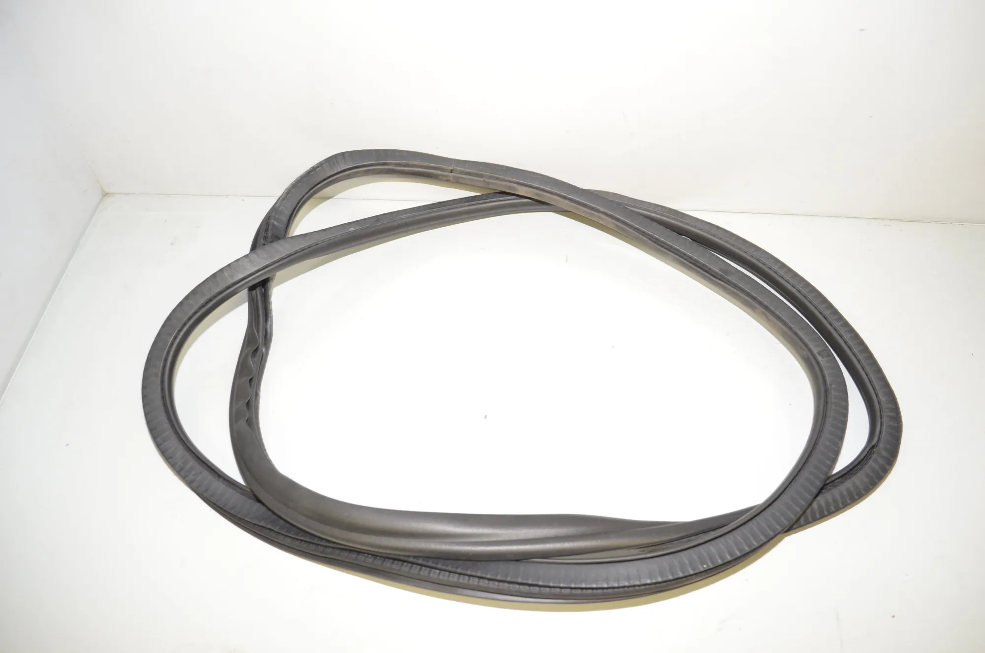 Rear Left Door Seal Rubber – OEM 7468732 · BMW 5 (G30) (2016 - -) M 550 d xDrive 2017 – 3
