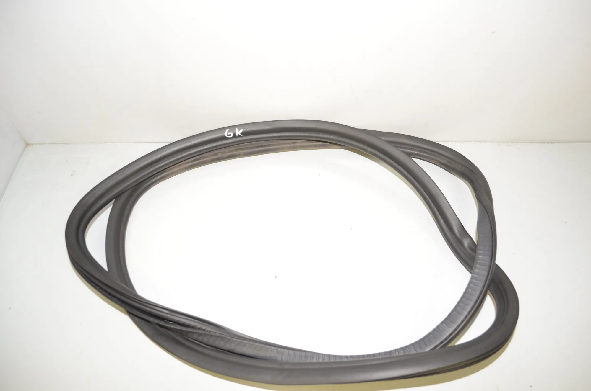 Rear Left Door Seal Rubber – OEM 7468732 · BMW 5 (G30) (2016 - -) M 550 d xDrive 2017