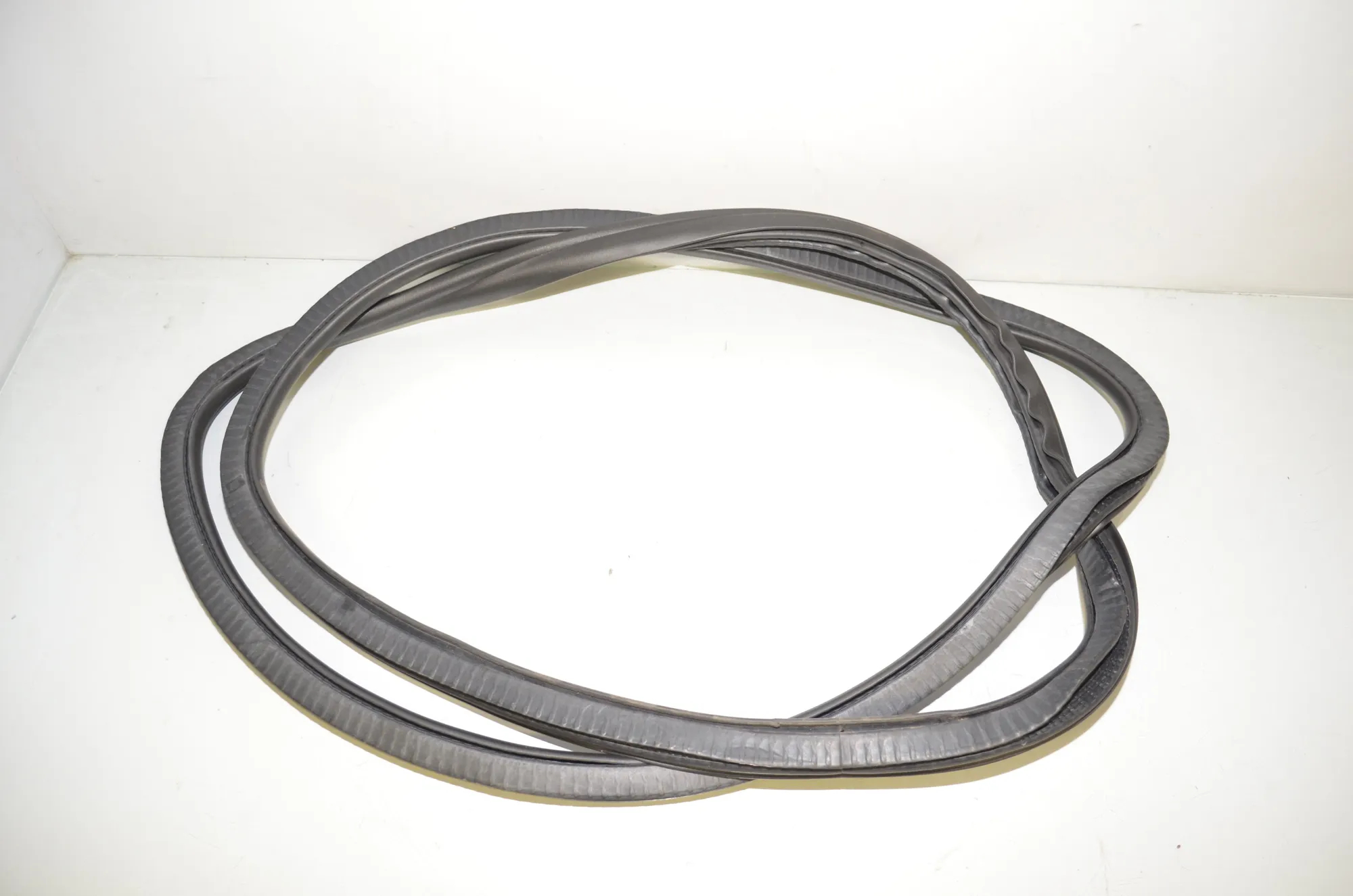 Rear Left Door Seal Rubber – OEM 7468732 · BMW 5 (G30) (2016 - -) M 550 d xDrive 2017 – 4