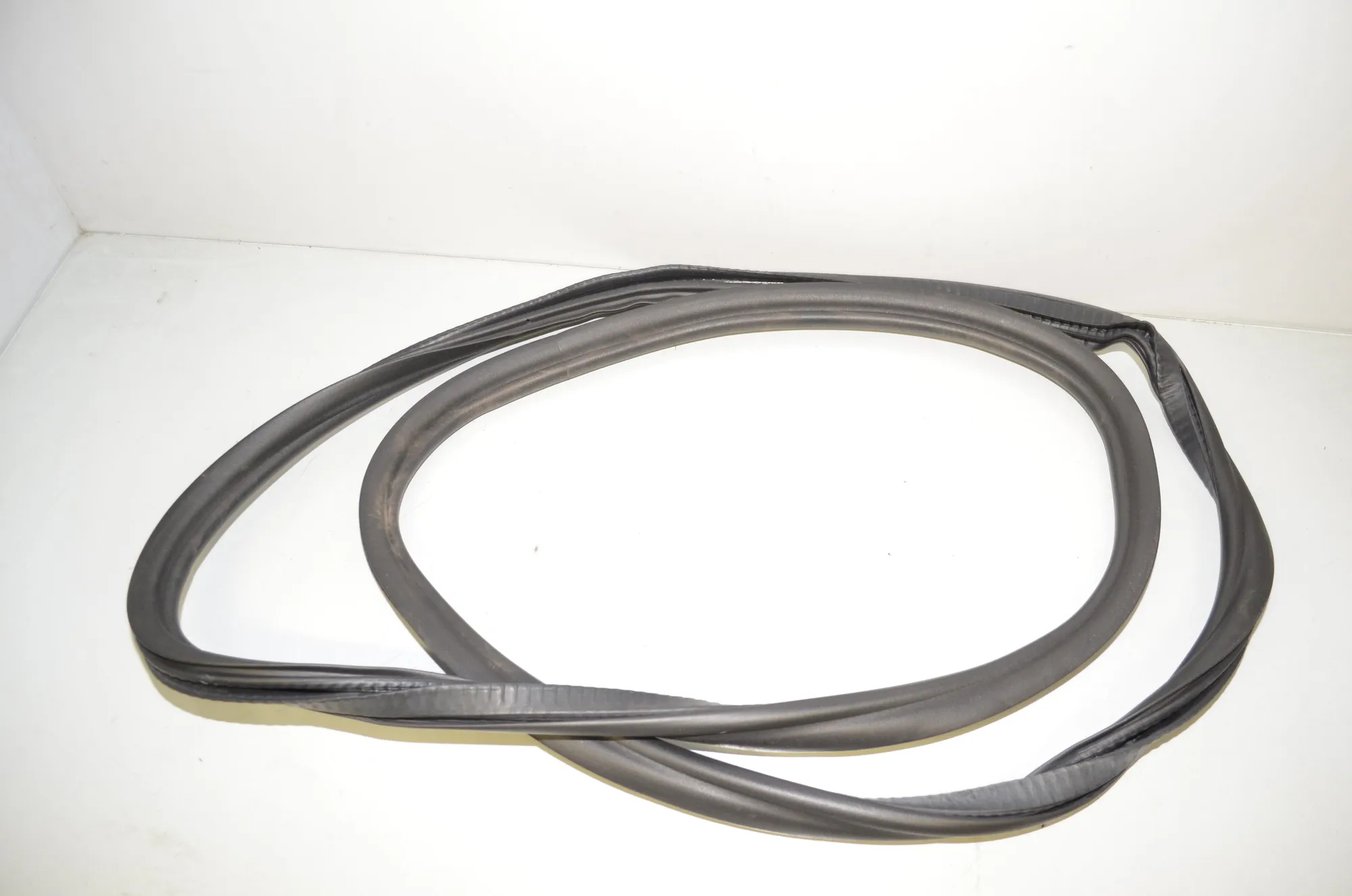 Rear Right Door Seal Rubber – OEM 7468732 · BMW 5 (G30) (2016 - -) M 550 d xDrive 2017 – 4