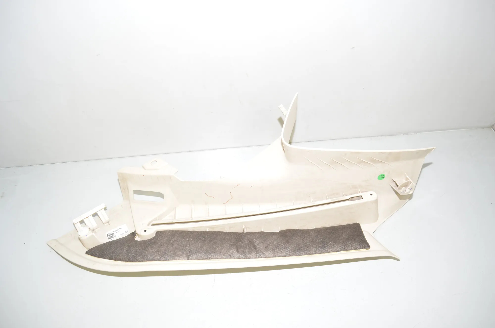 Rear Left Pillar Trim – OEM 7385489 · BMW 5 Touring (G31) (2017 - -) 520 d 2021 – 3