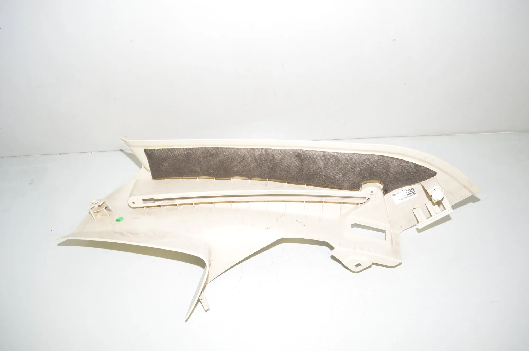 Rear Left Pillar Trim – OEM 7385489 · BMW 5 Touring (G31) (2017 - -) 520 d 2021 – 4
