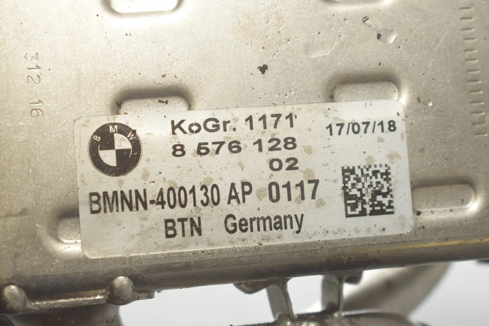 Other Engine Compartment Parts – OEM 8576128 · BMW 5 (G30) (2016 - -) M 550 d xDrive 2017 – 4
