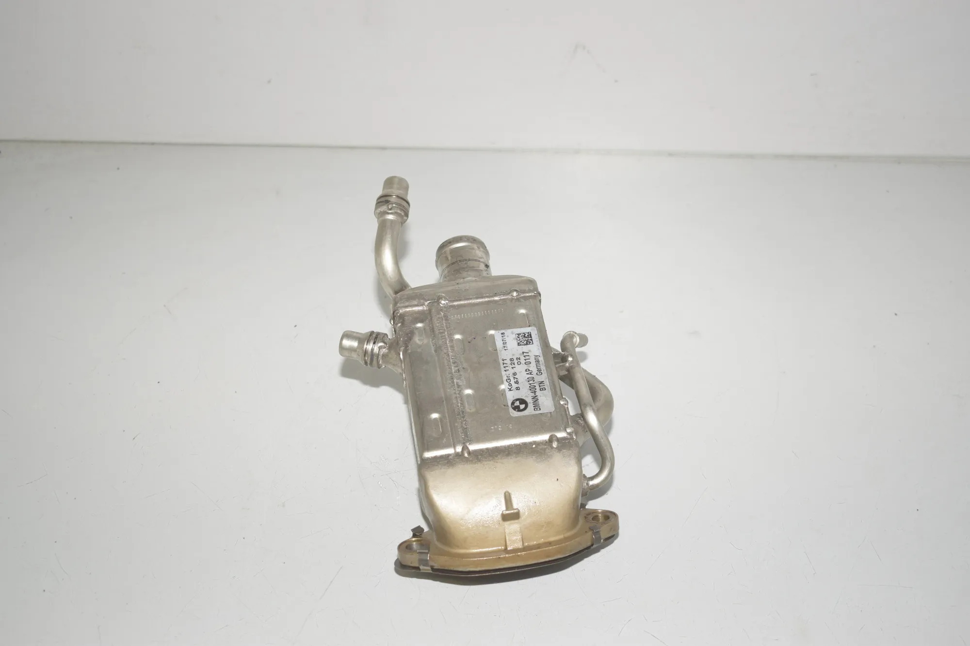 Other Engine Compartment Parts – OEM 8576128 · BMW 5 (G30) (2016 - -) M 550 d xDrive 2017 – 2