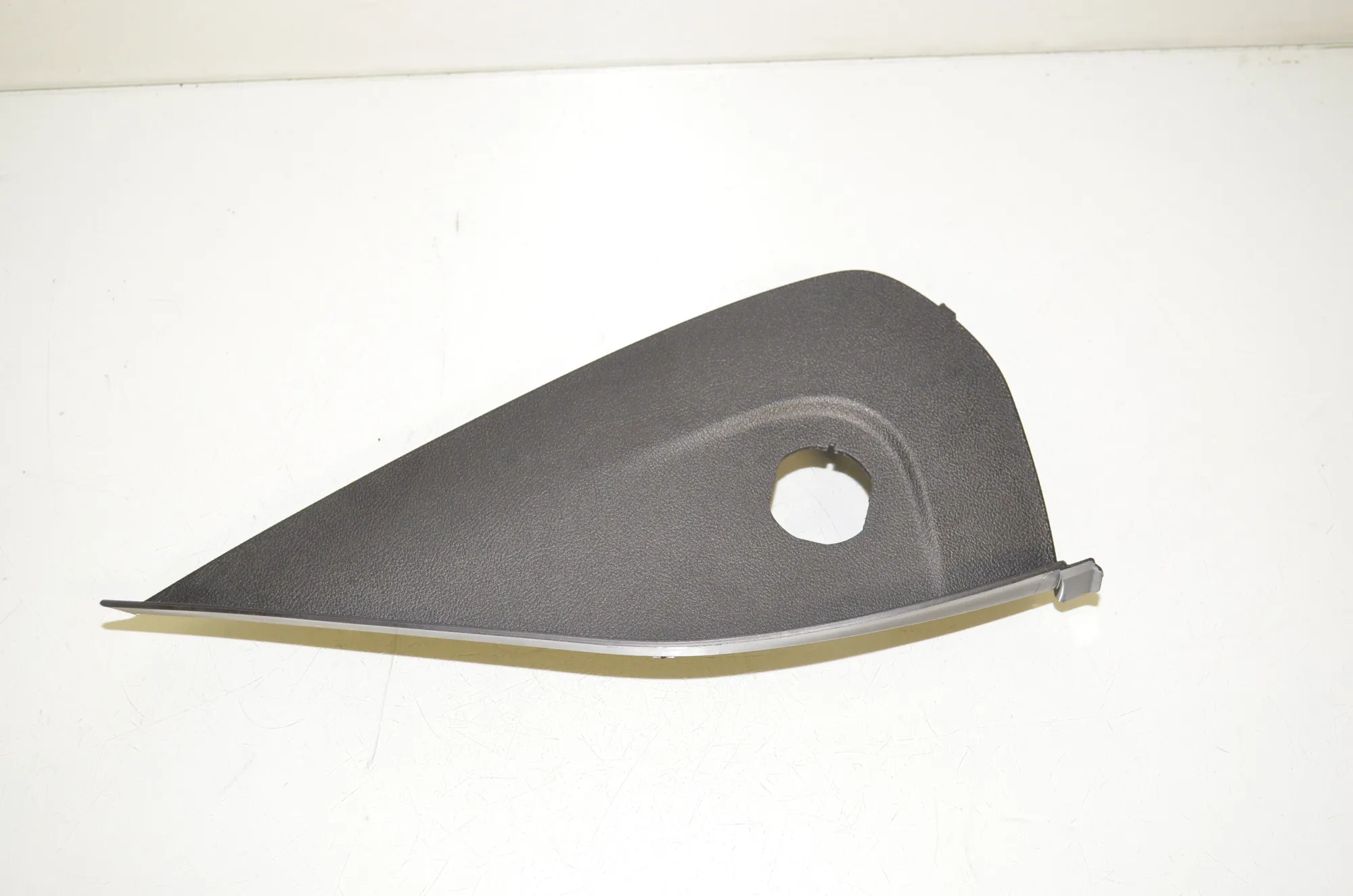 Dashboard Side Trim – OEM 9329555 · BMW 5 Touring (G31) (2017 - -) 520 d 2021 – 2