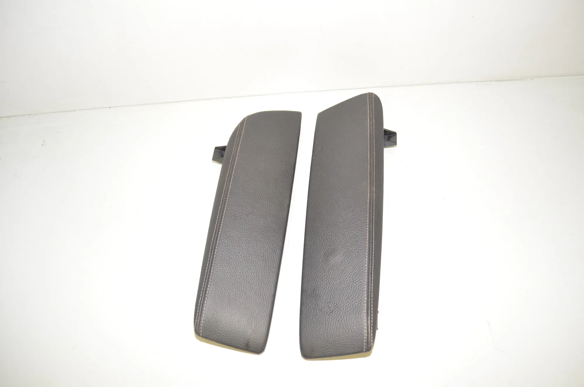 Armrest – OEM 9382234 · BMW 5 Touring (G31) (2017 - -) 520 d 2021