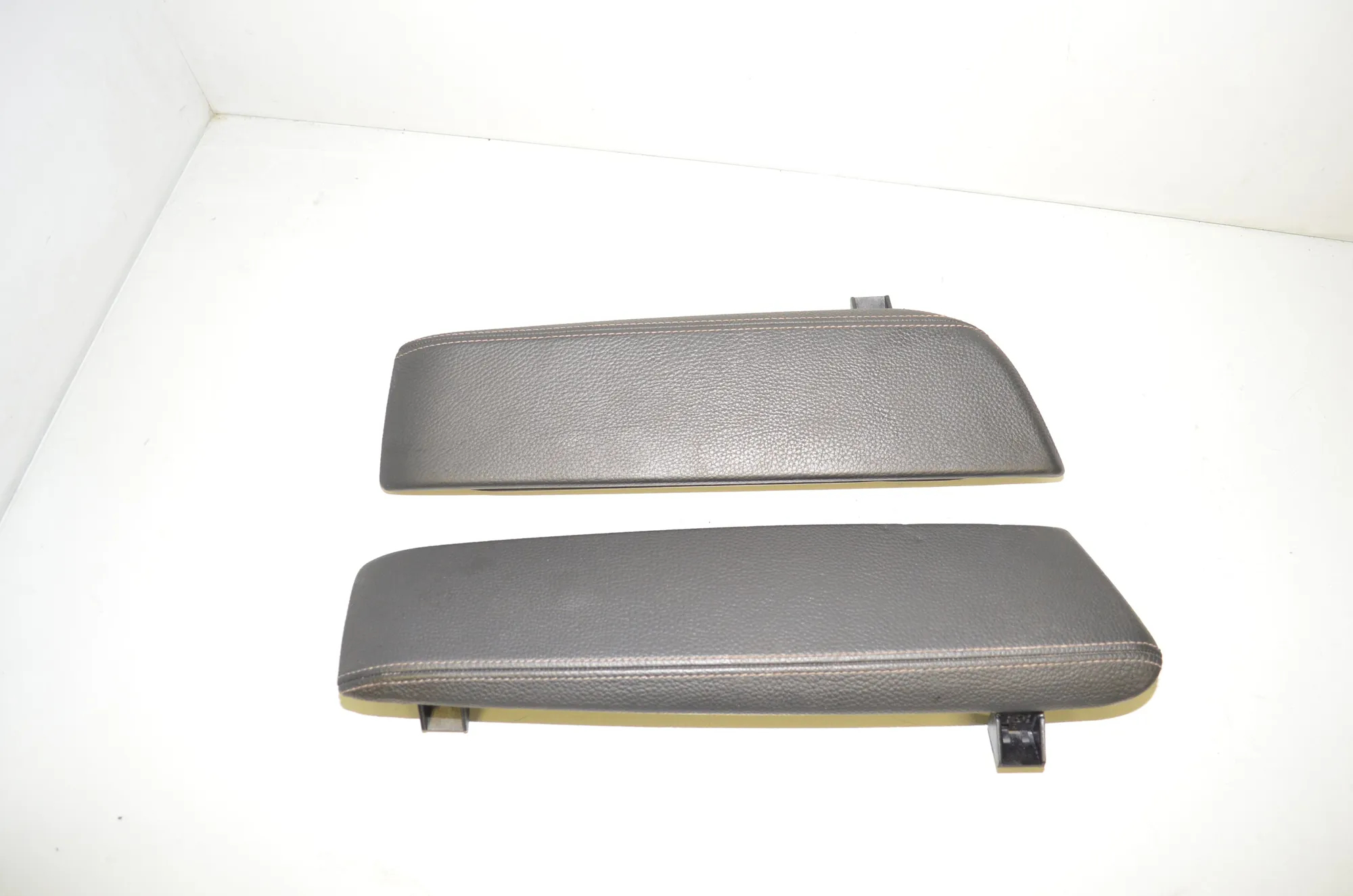 Armrest – OEM 9382234 · BMW 5 Touring (G31) (2017 - -) 520 d 2021 – 2
