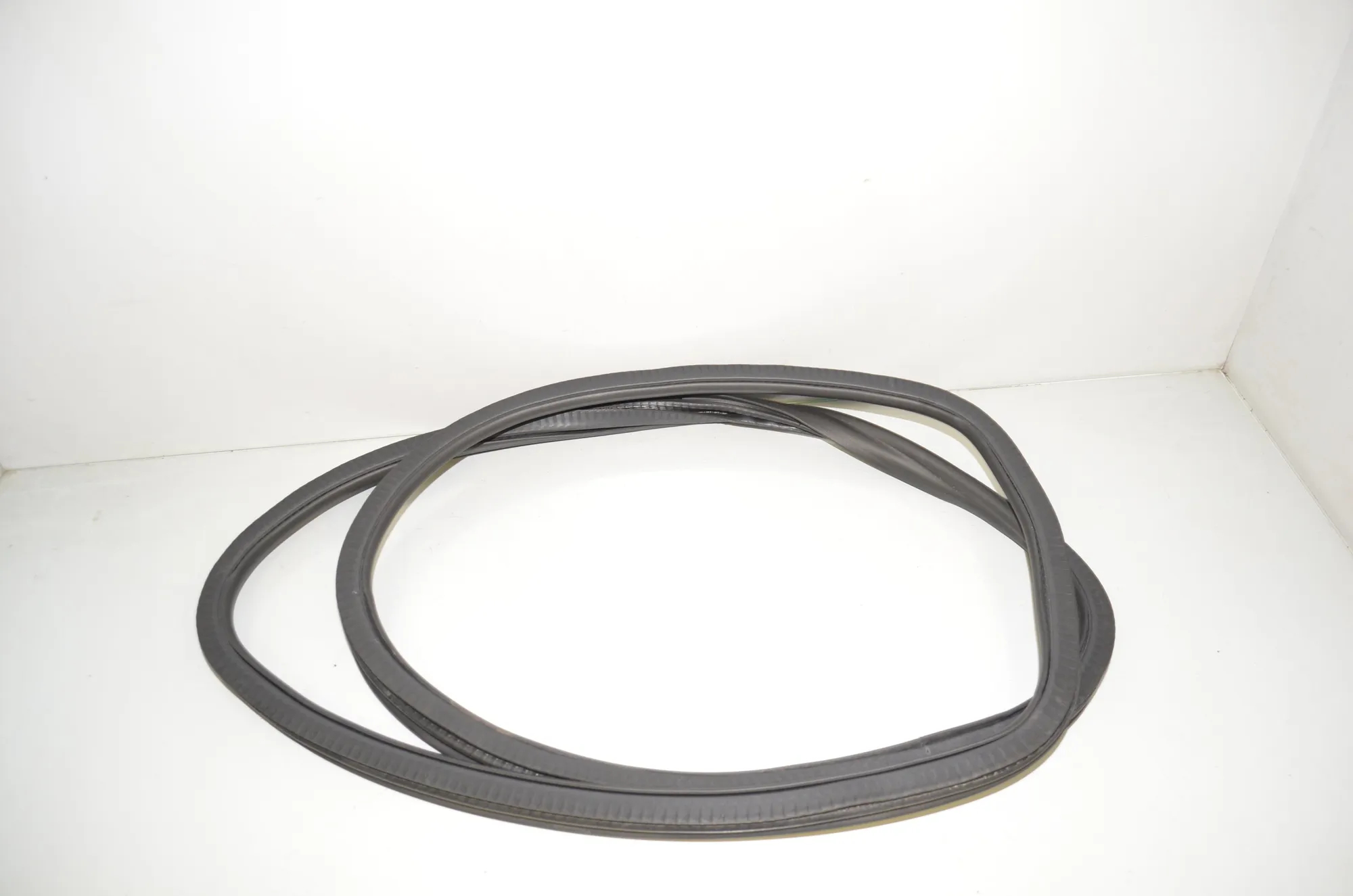 Rear Left Door Seal Rubber – OEM 7468733 · BMW 5 Touring (G31) (2017 - -) 520 d 2021 – 4