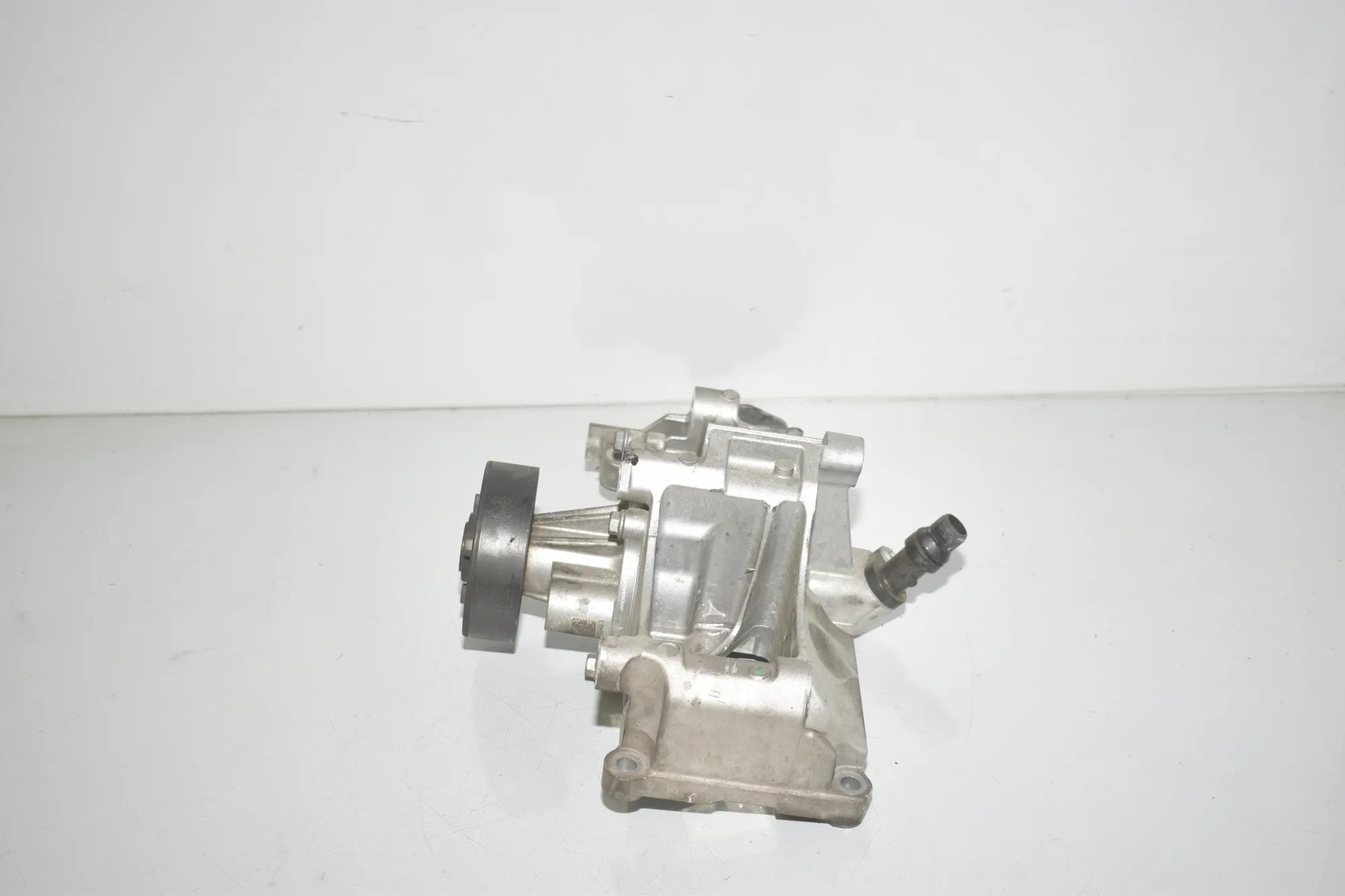 Water Pump – OEM 8575624 · BMW 5 (G30) (2016 - -) M 550 d xDrive 2017 – 2
