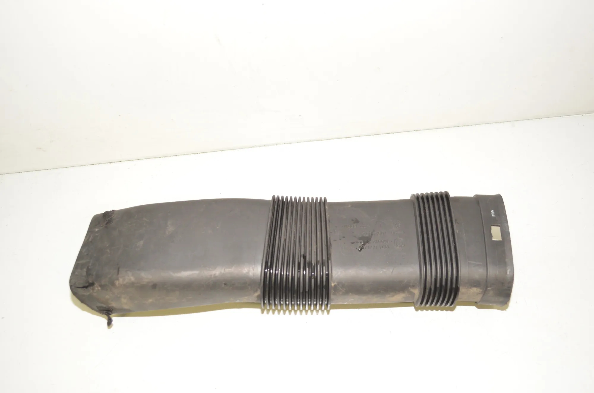 Air Intake Tube – OEM 8507567 · BMW 3 (F30, F80) 330 d xDrive 2015