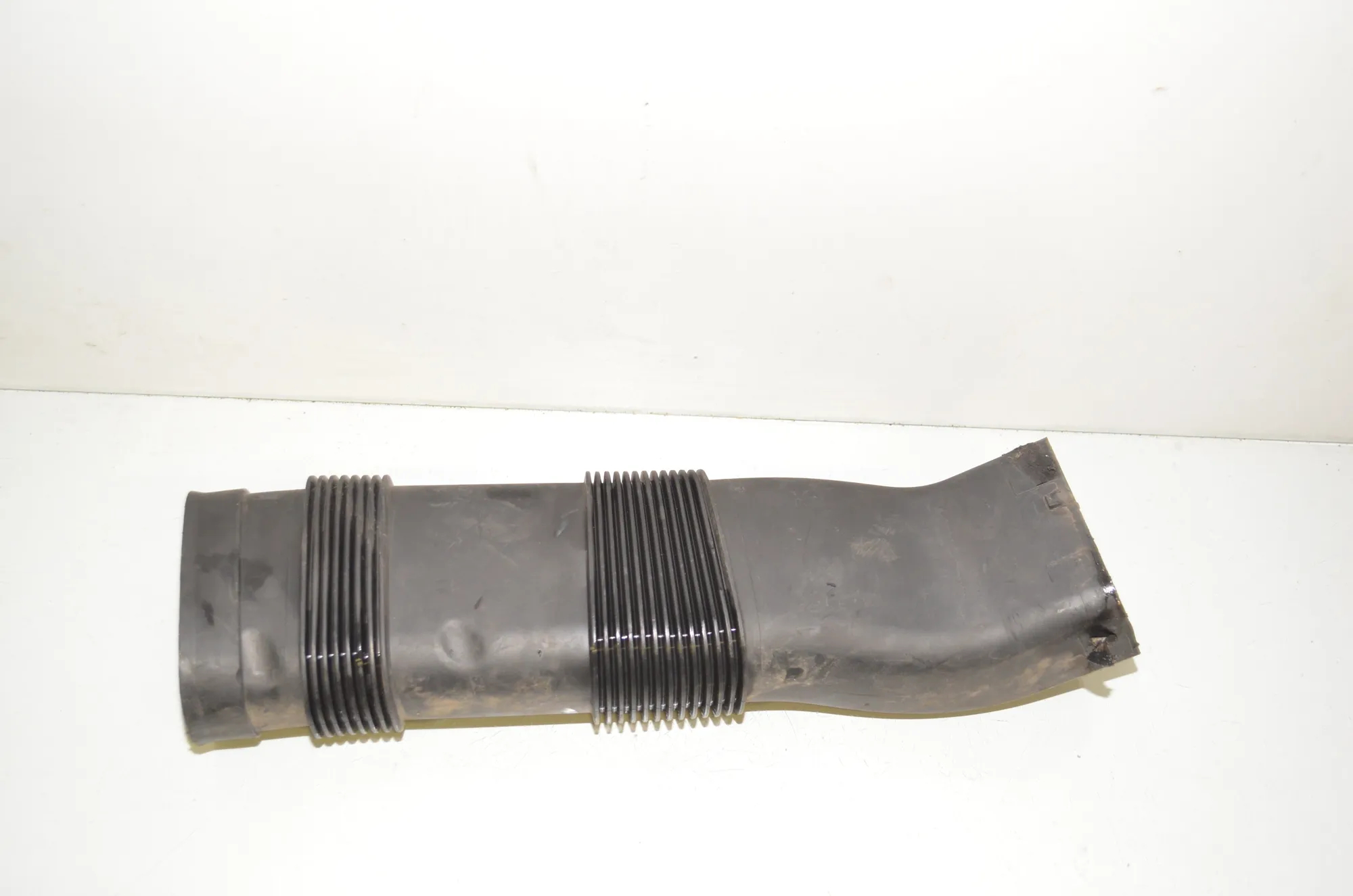 Air Intake Tube – OEM 8507567 · BMW 3 (F30, F80) 330 d xDrive 2015 – 3