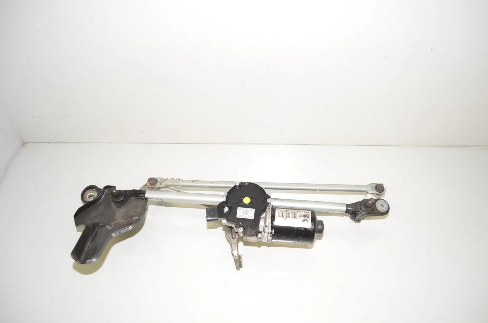 Front Windshield Wiper Mechanism – OEM 7267504 · BMW 3 (F30, F80) 330 d xDrive 2015 – 2