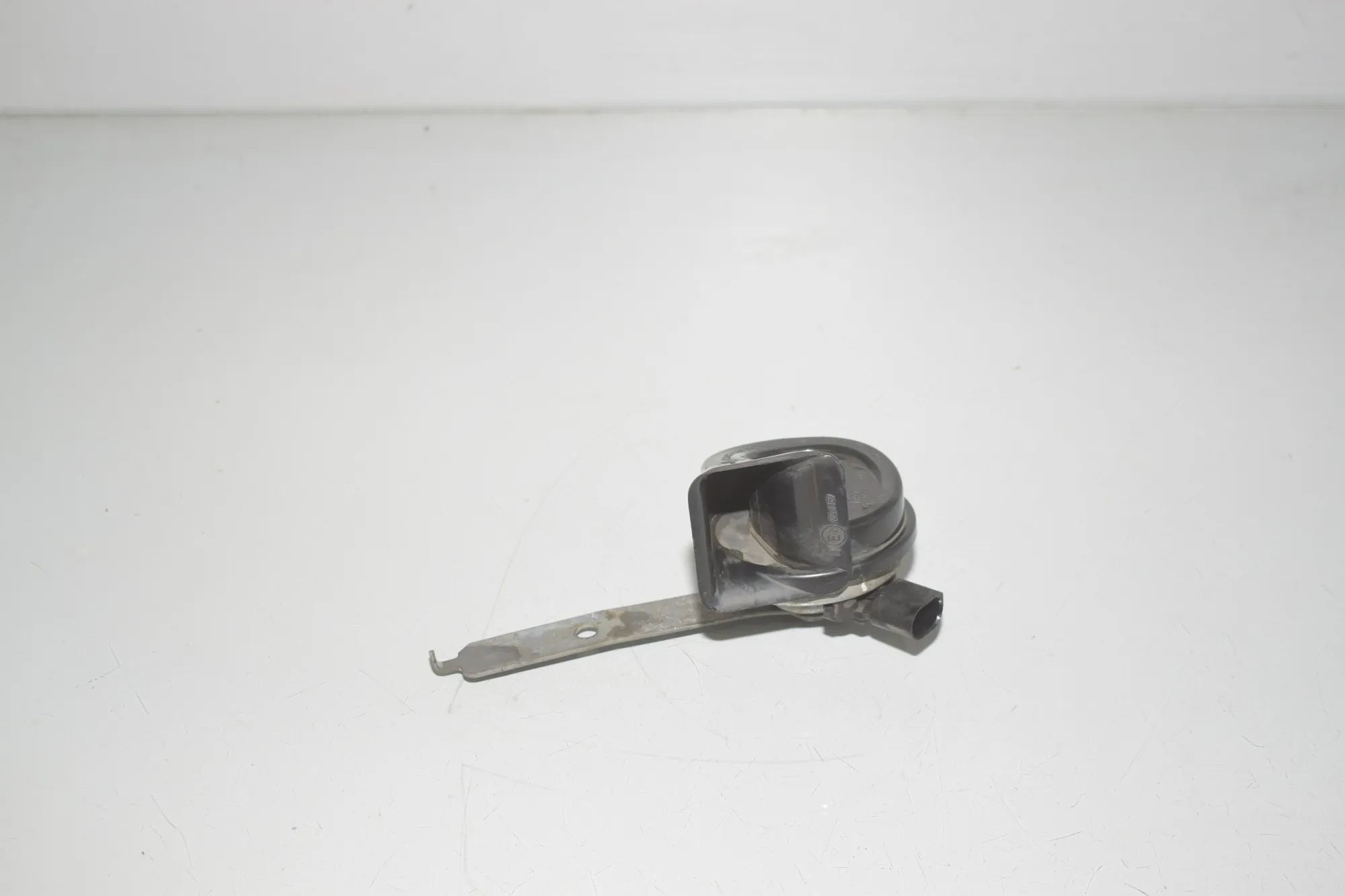 Horn Signal – OEM 7288095 · BMW X5 (E70) xDrive 30 d 2011