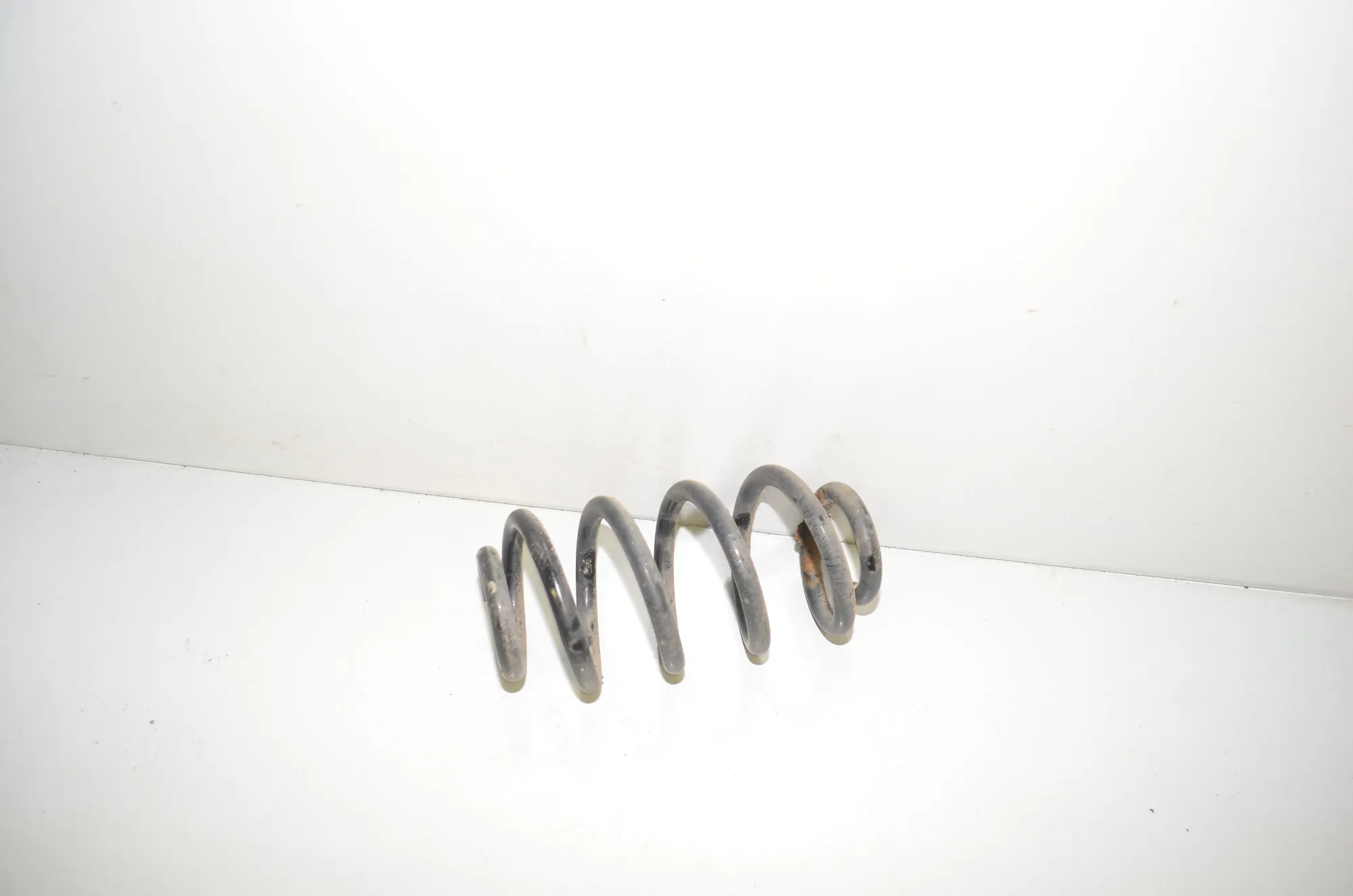 Rear Right Coil Spring – OEM 6866768 · BMW 2 Gran Tourer (F46) 220 d xDrive 2016 – 4