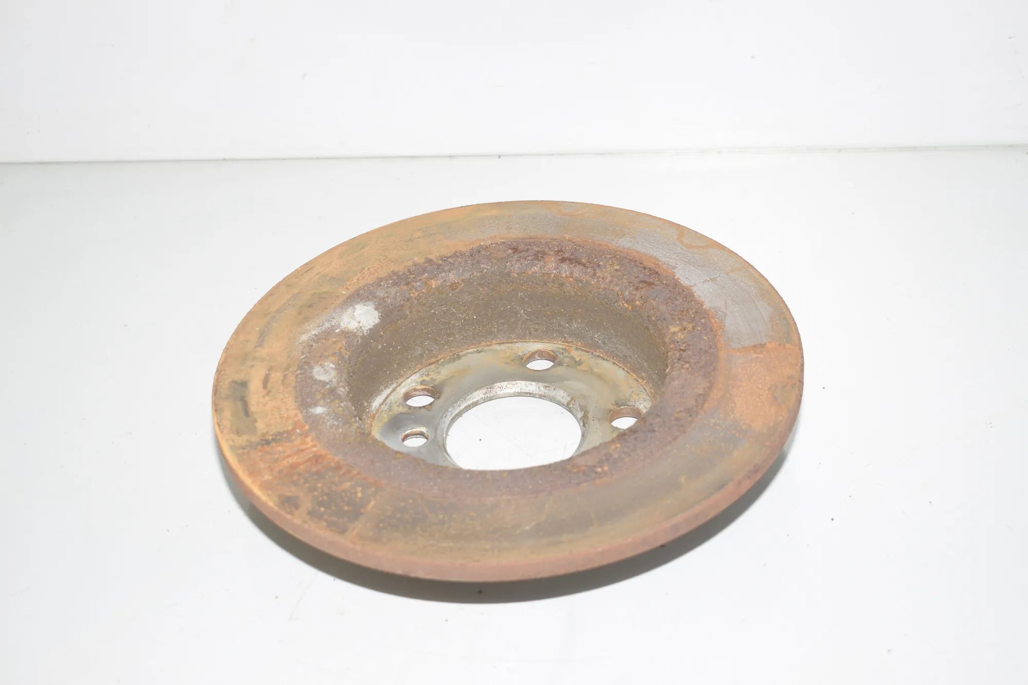 Rear Left Brake Disc – OEM 6864141 · BMW 2 Gran Tourer (F46) 220 d xDrive 2016 – 3