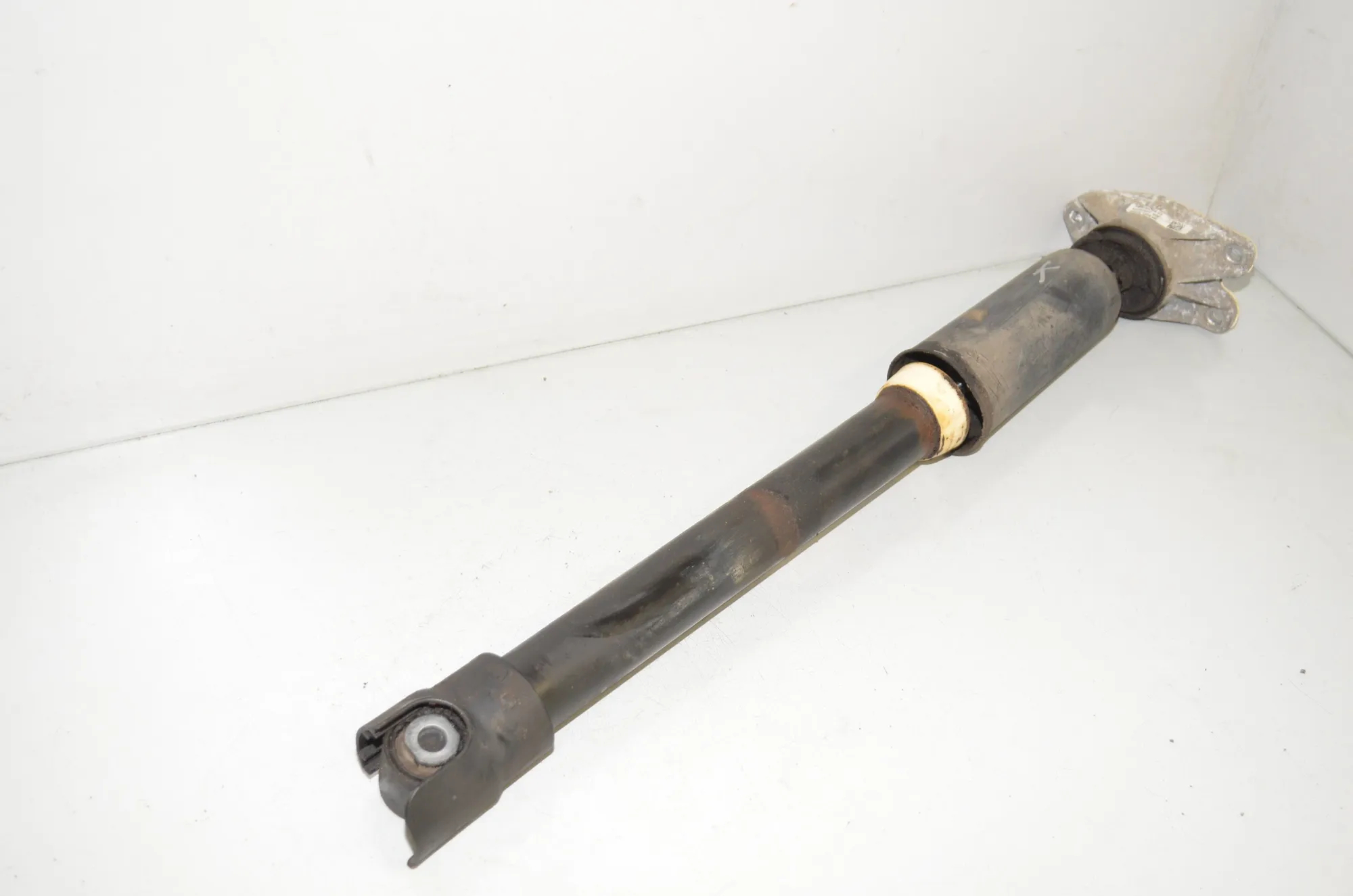 Rear Left Shock Absorber – OEM 6870081 · BMW 2 Gran Tourer (F46) 220 d xDrive 2016 – 3