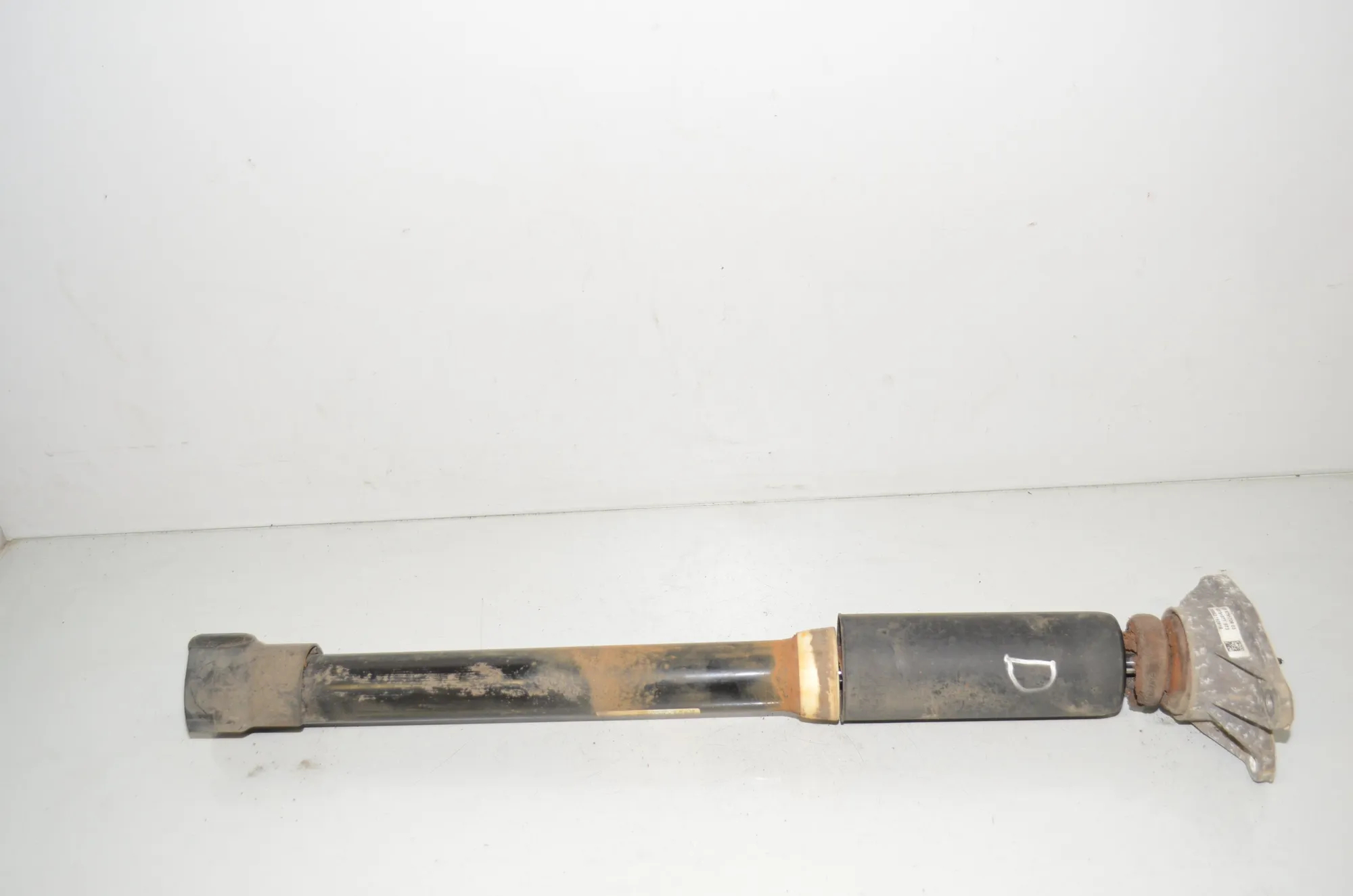 Rear Right Shock Absorber – OEM 6870081 · BMW 2 Gran Tourer (F46) 220 d xDrive 2016 – 2
