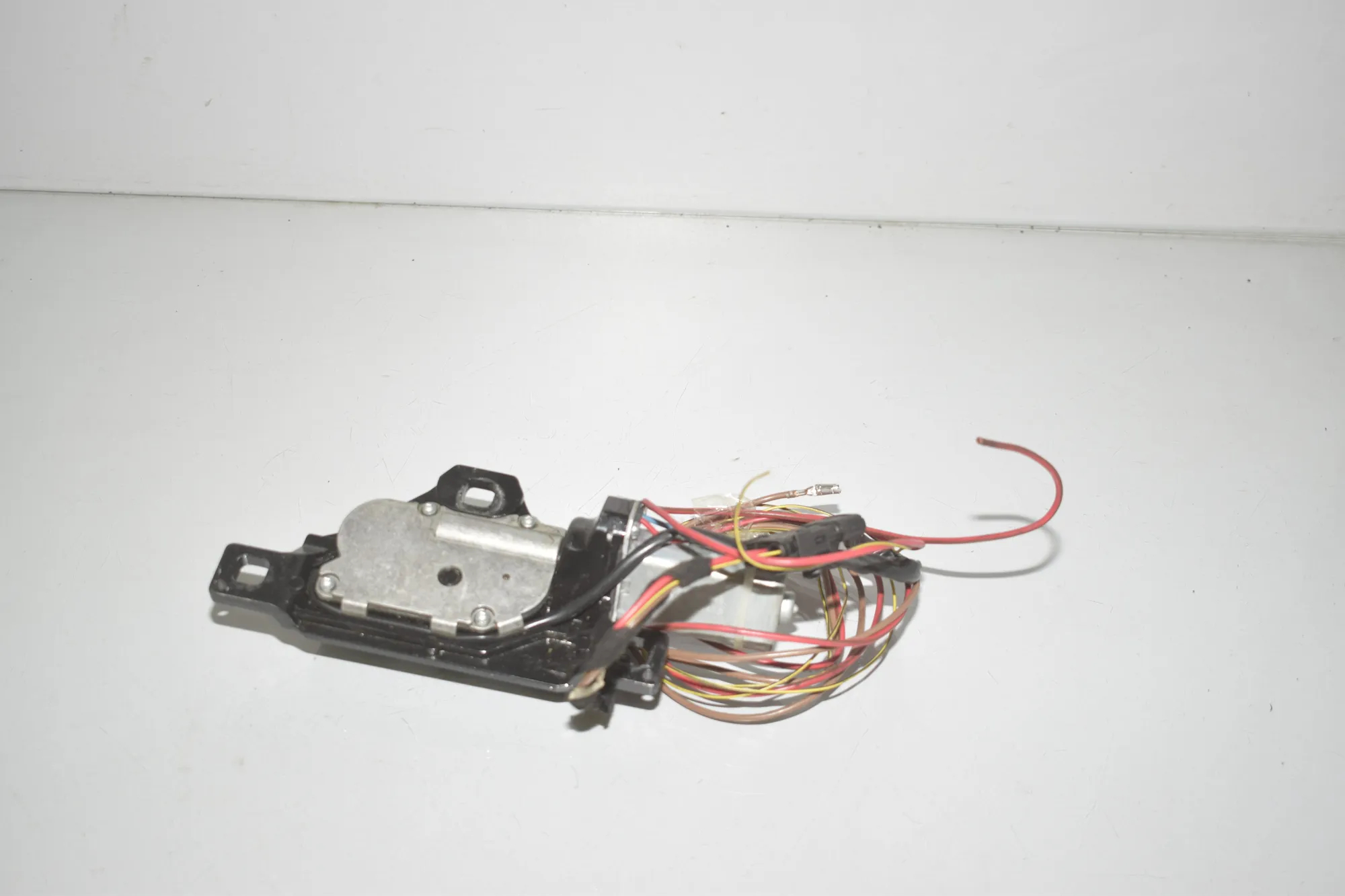 Tailgate Boot Soft Close Motor – OEM 7129931 · BMW X6 (E71, E72) xDrive 40 d 2010 – 3