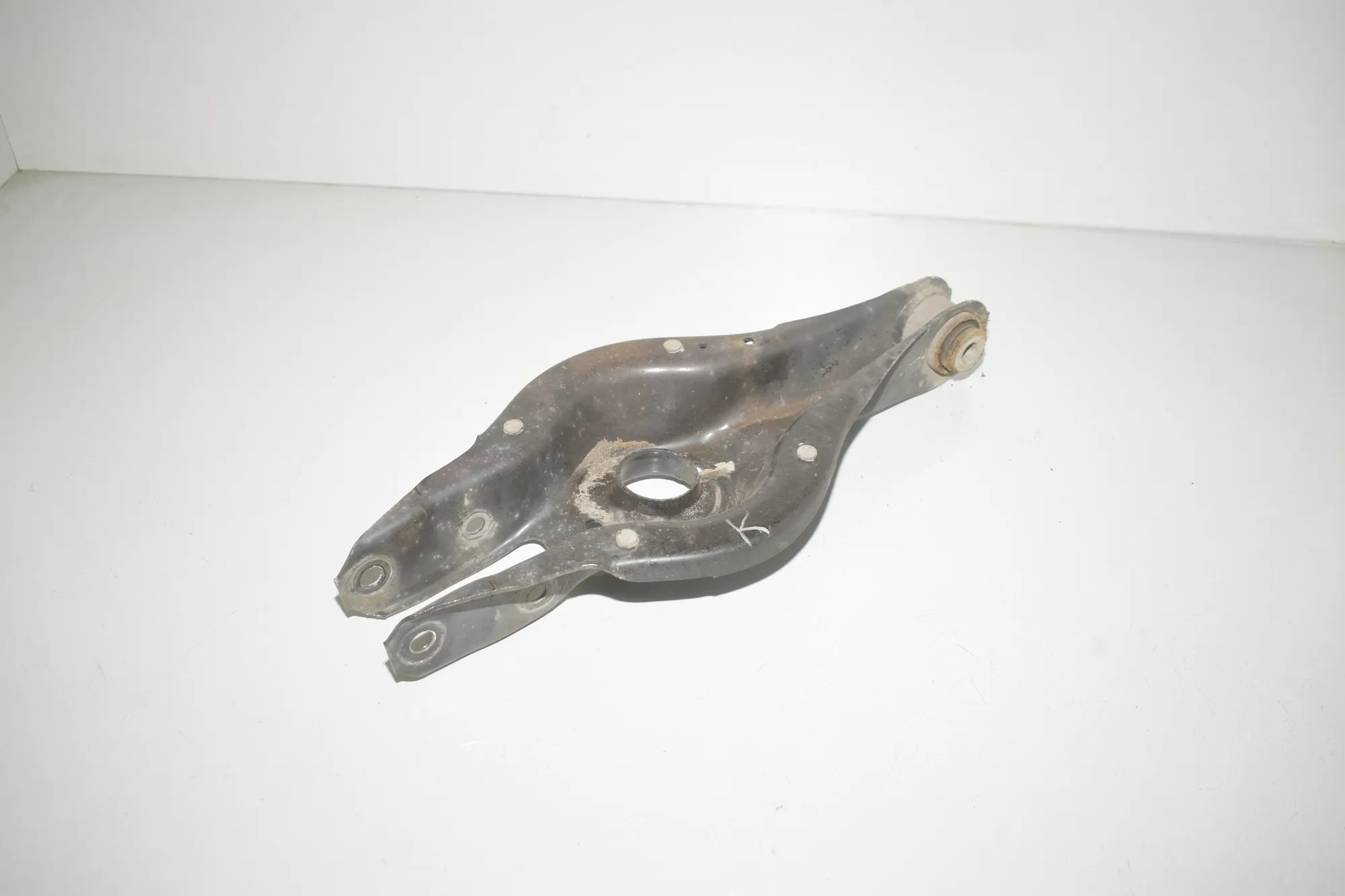 Rear Left Lower Control Arm – OEM 6884694 · BMW 3 Touring (F31) 320 d 2013 – 3