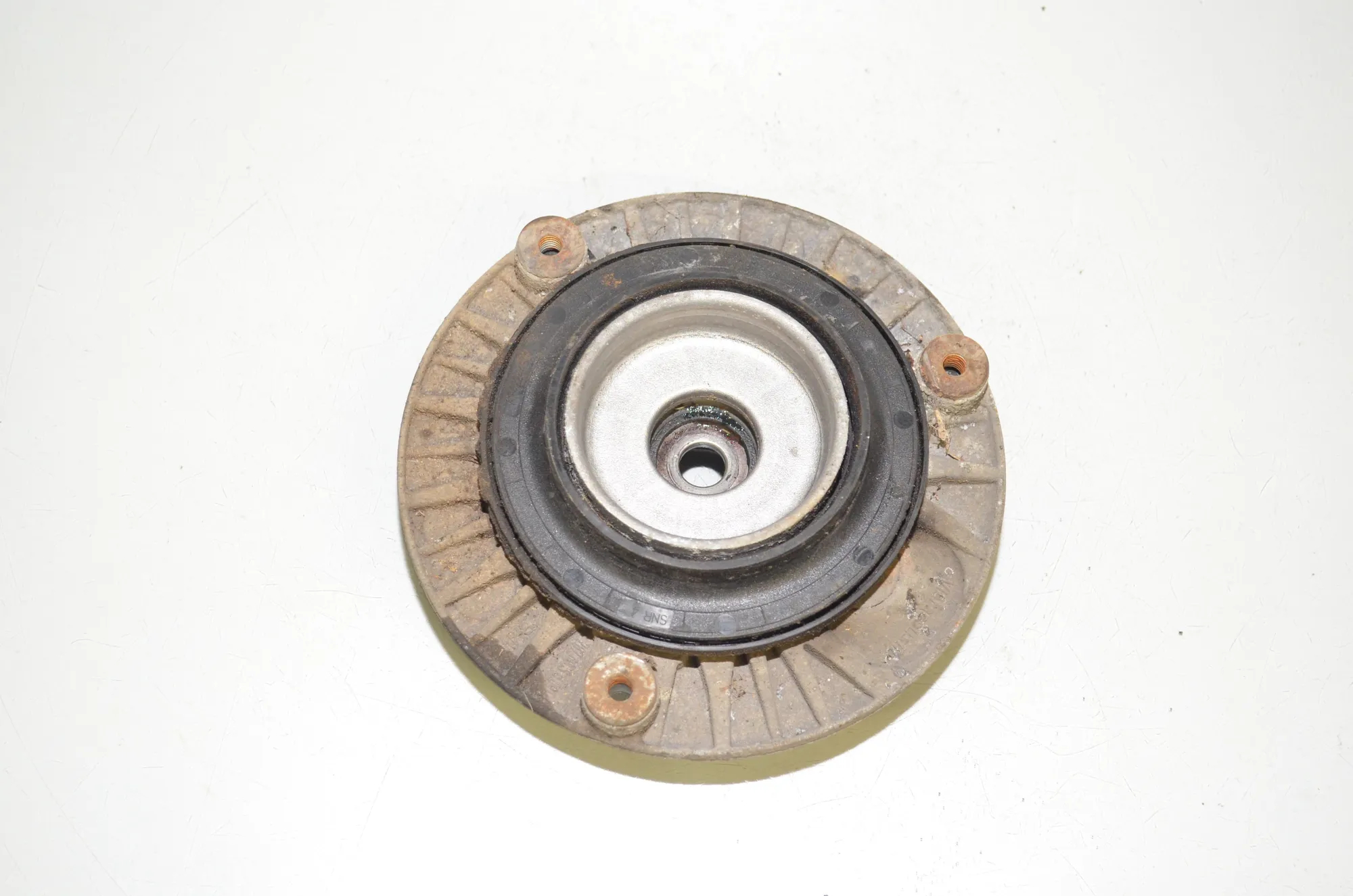 Front Right Shock Absorber Bracket – OEM 6855817 · BMW 3 Touring (F31) 320 d 2013 – 3