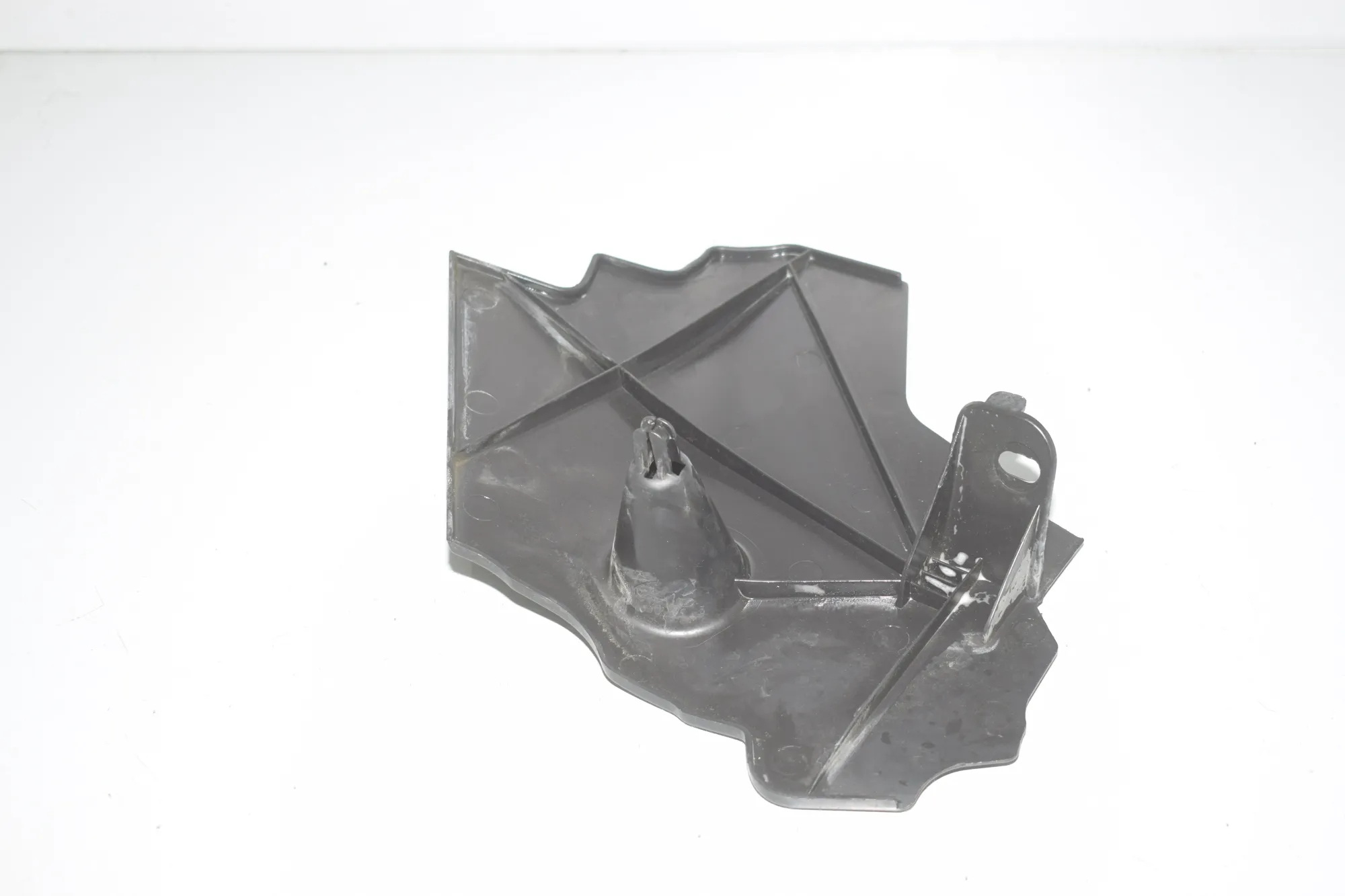 Other Engine Compartment Parts – OEM 7387166 · BMW 2 Gran Tourer (F46) 220 d xDrive 2016 – 3
