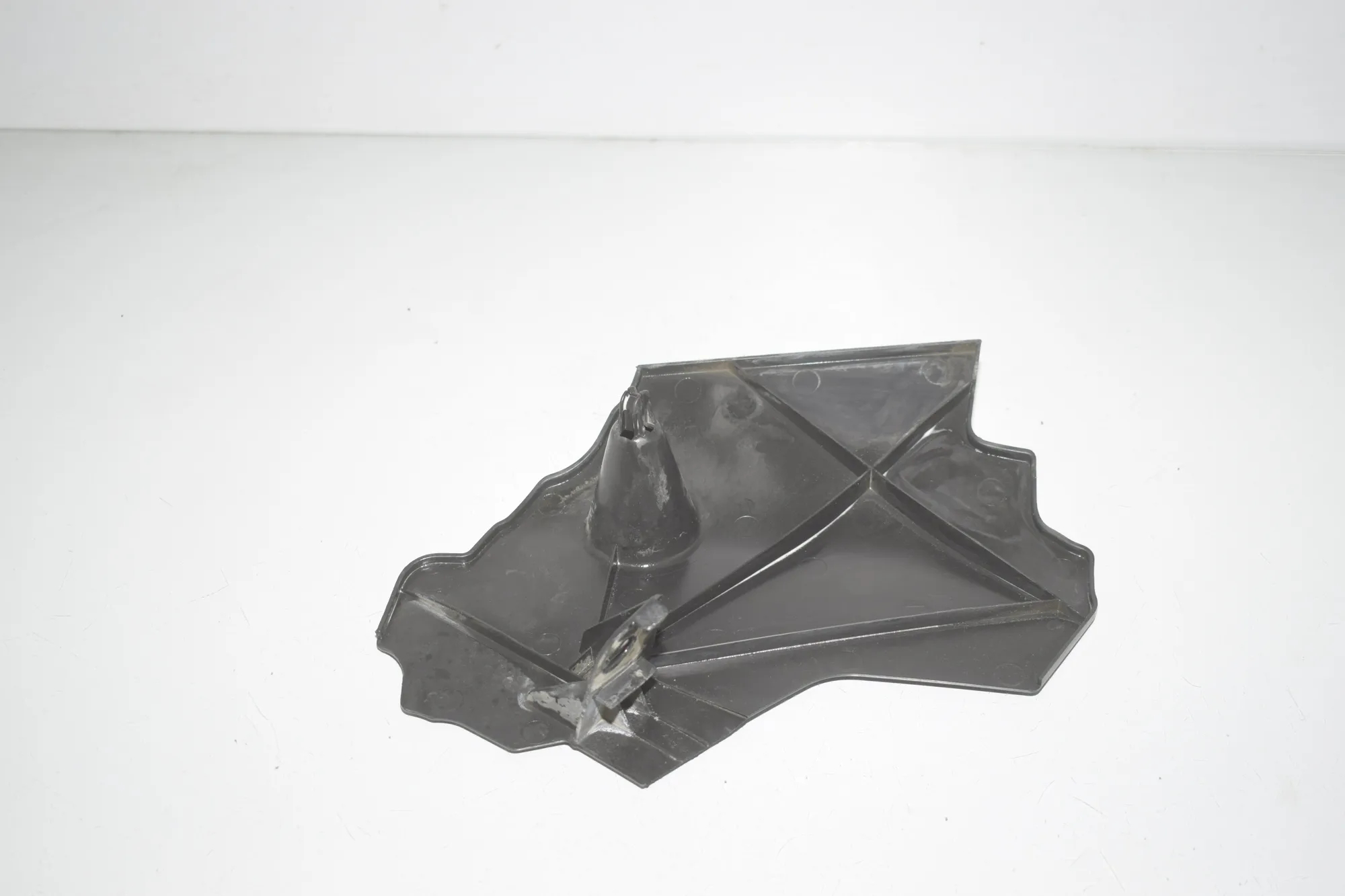 Other Engine Compartment Parts – OEM 7387166 · BMW 2 Gran Tourer (F46) 220 d xDrive 2016 – 4