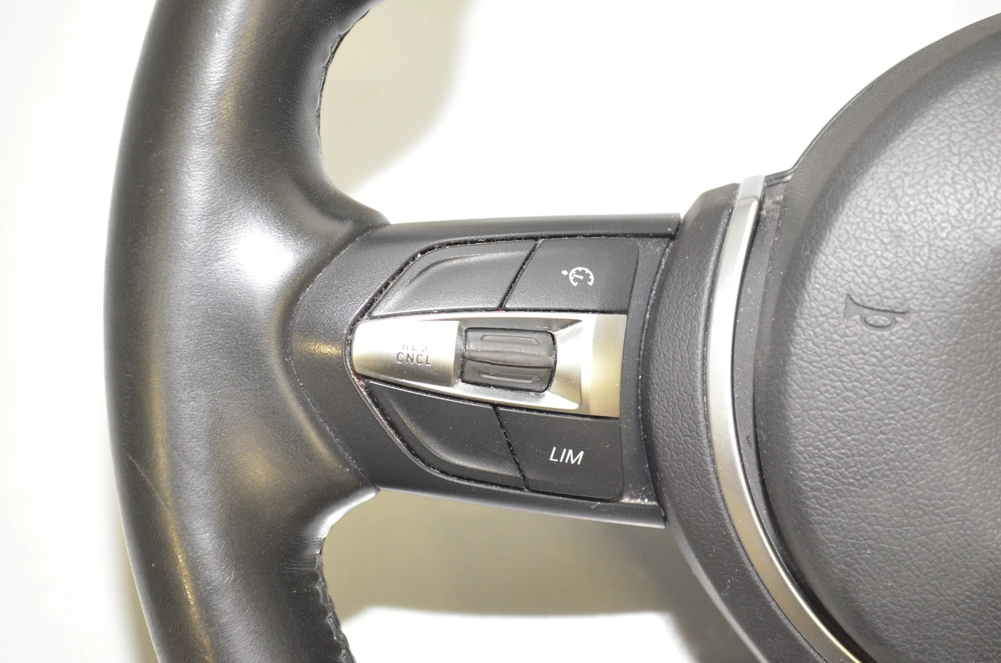 Steering Wheel – OEM 7851521 · BMW 2 Gran Tourer (F46) 220 d xDrive 2016 – 2