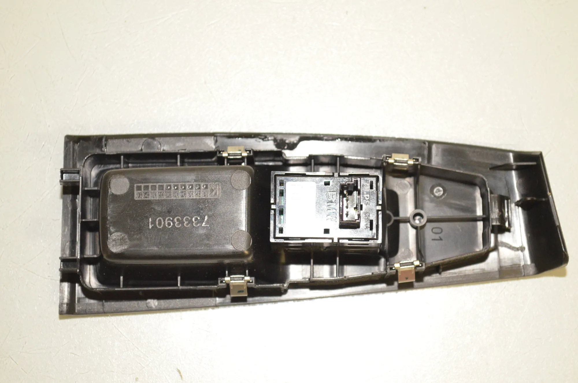 Rear Left Door Window Switch – OEM 9208107 · BMW 2 Gran Tourer (F46) 220 d xDrive 2016 – 3